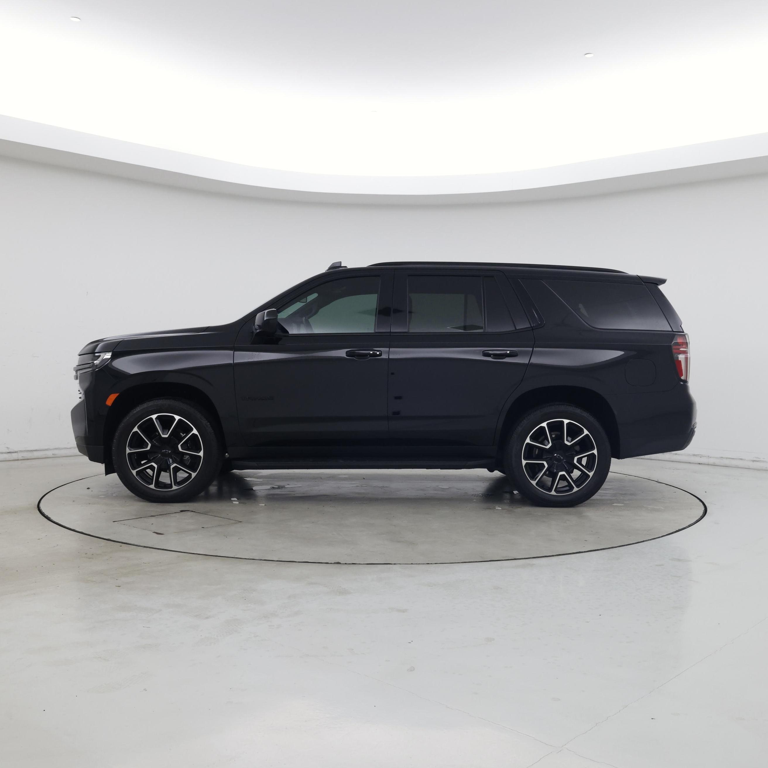Thumbnail: 2021 Chevrolet Tahoe - 3