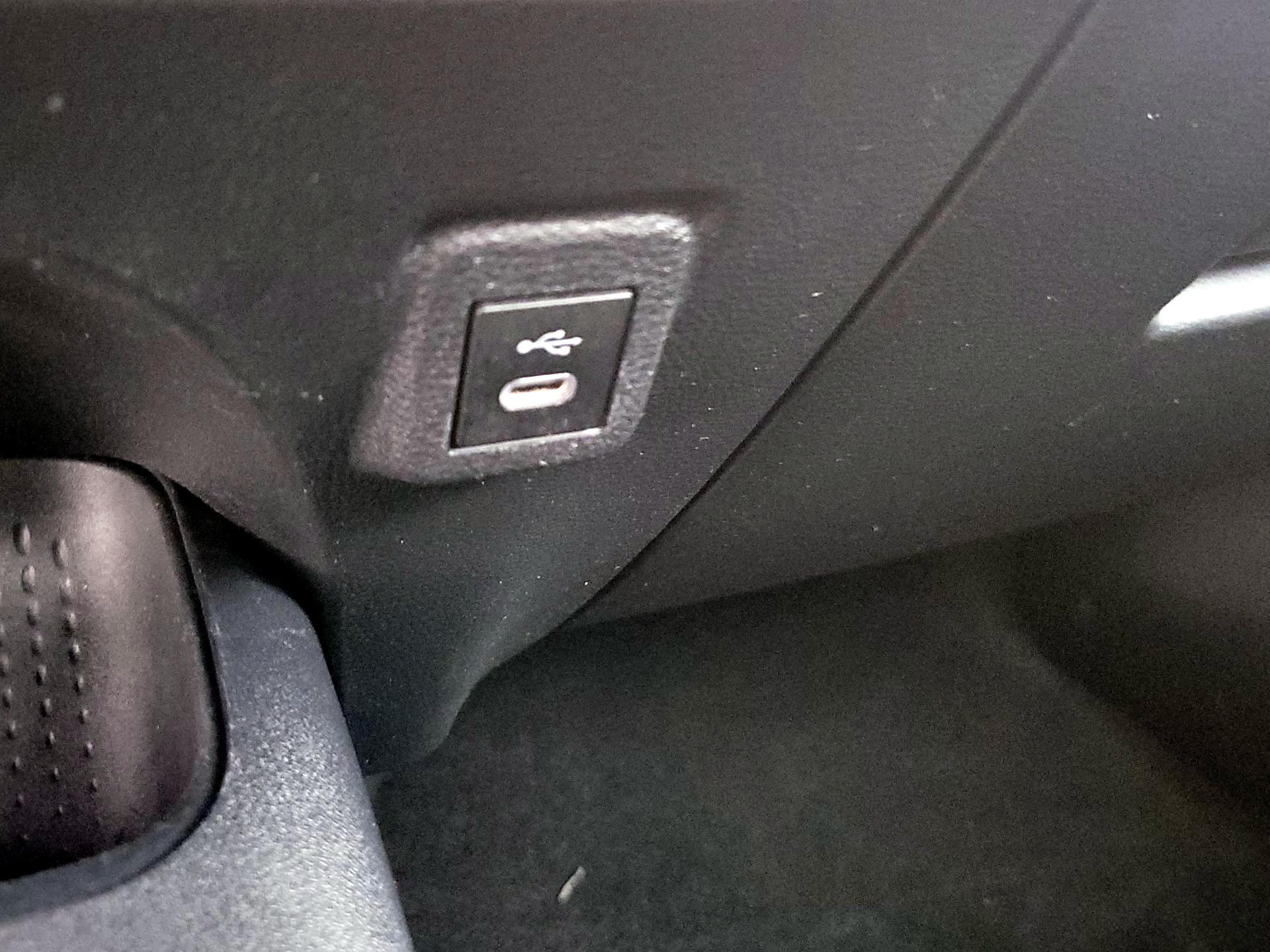 Thumbnail: 2023 Toyota Corolla - 18