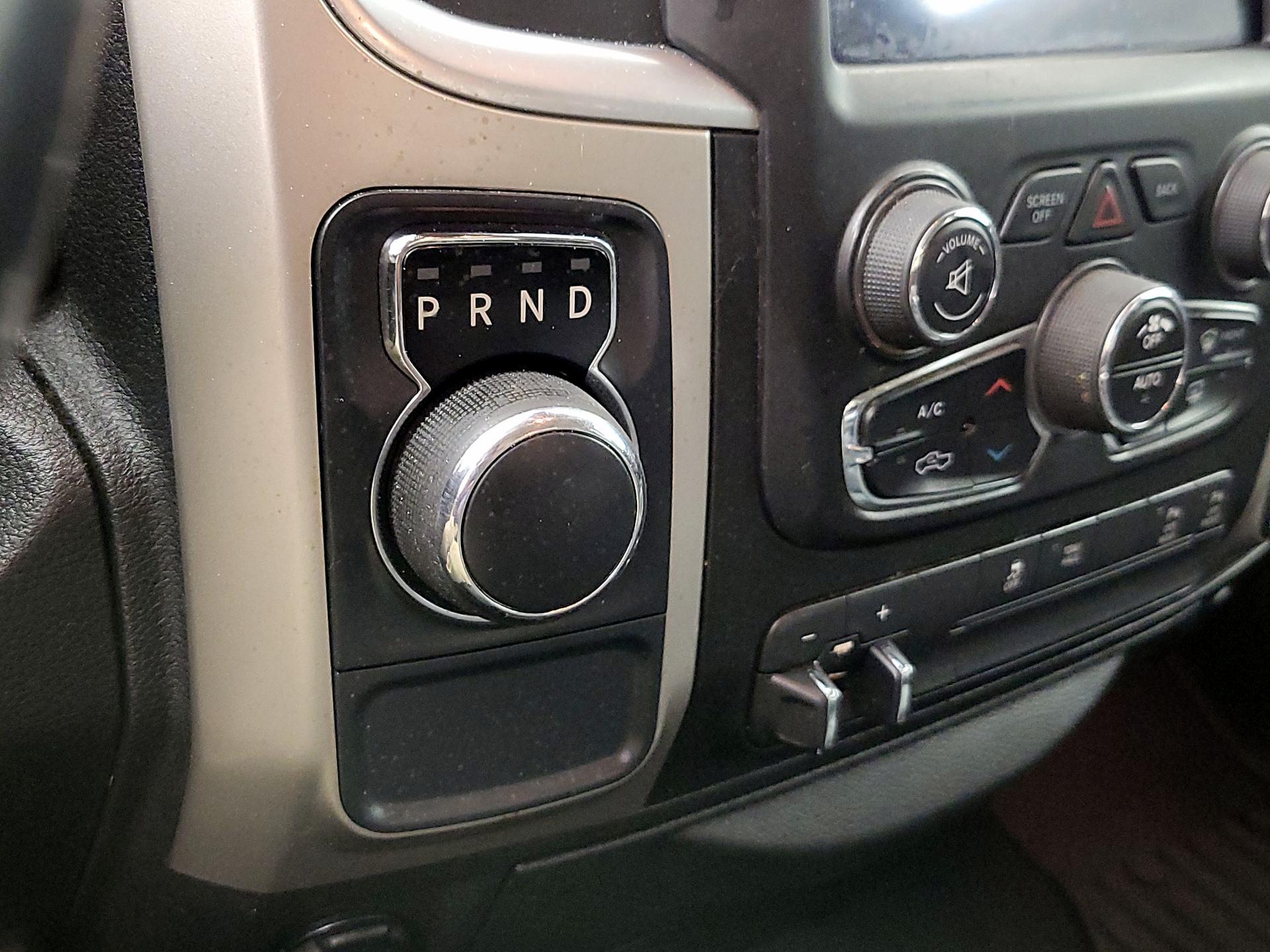 Thumbnail: 2019 RAM 1500 Classic - 17