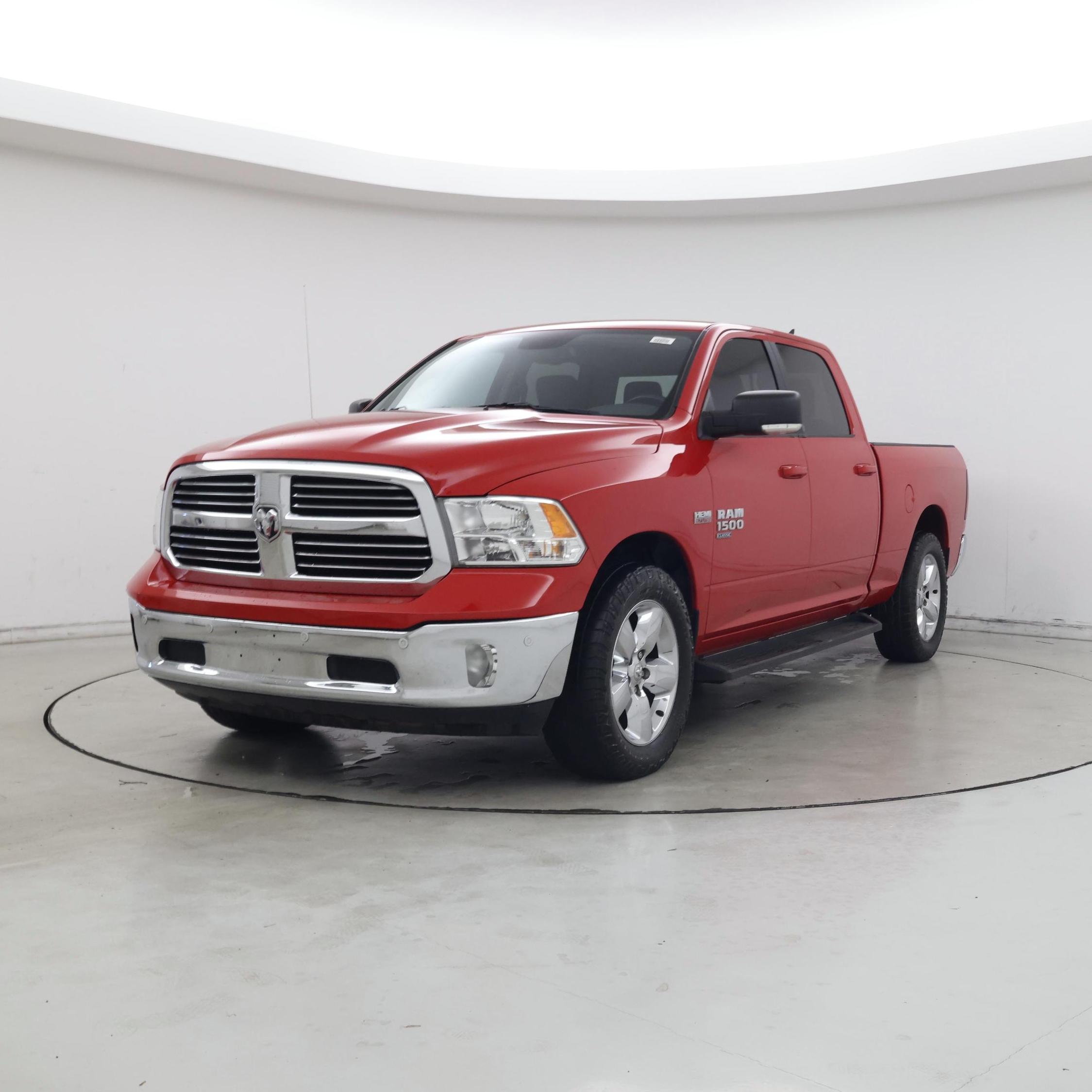 Thumbnail: 2019 RAM 1500 Classic - 4