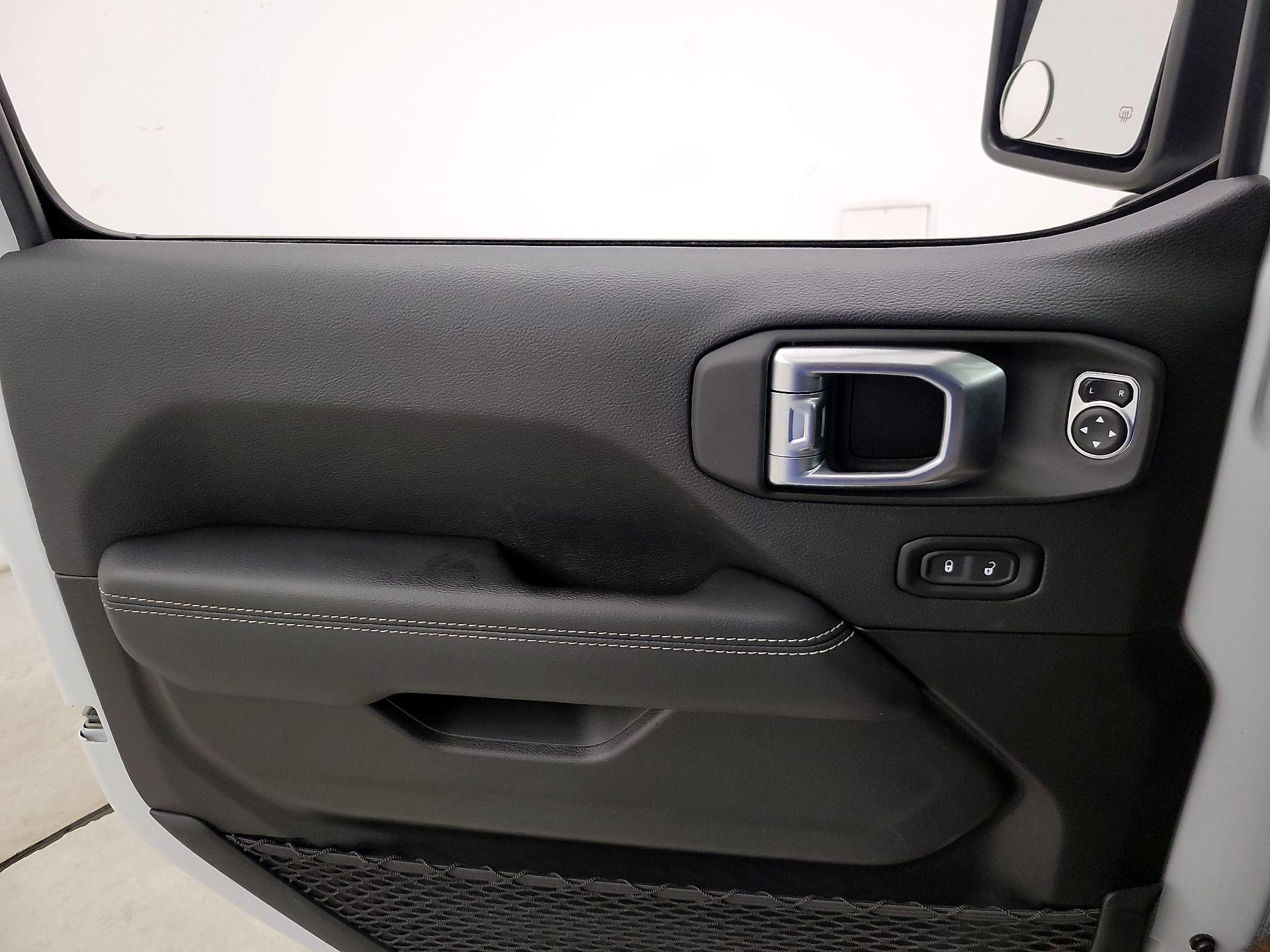 Thumbnail: 2021 Jeep Gladiator - 12