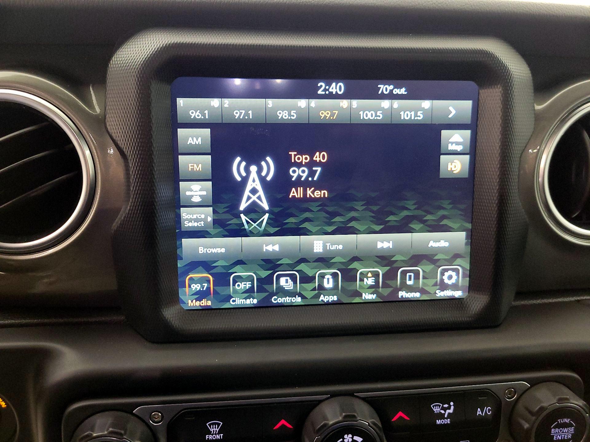 Thumbnail: 2021 Jeep Gladiator - 16