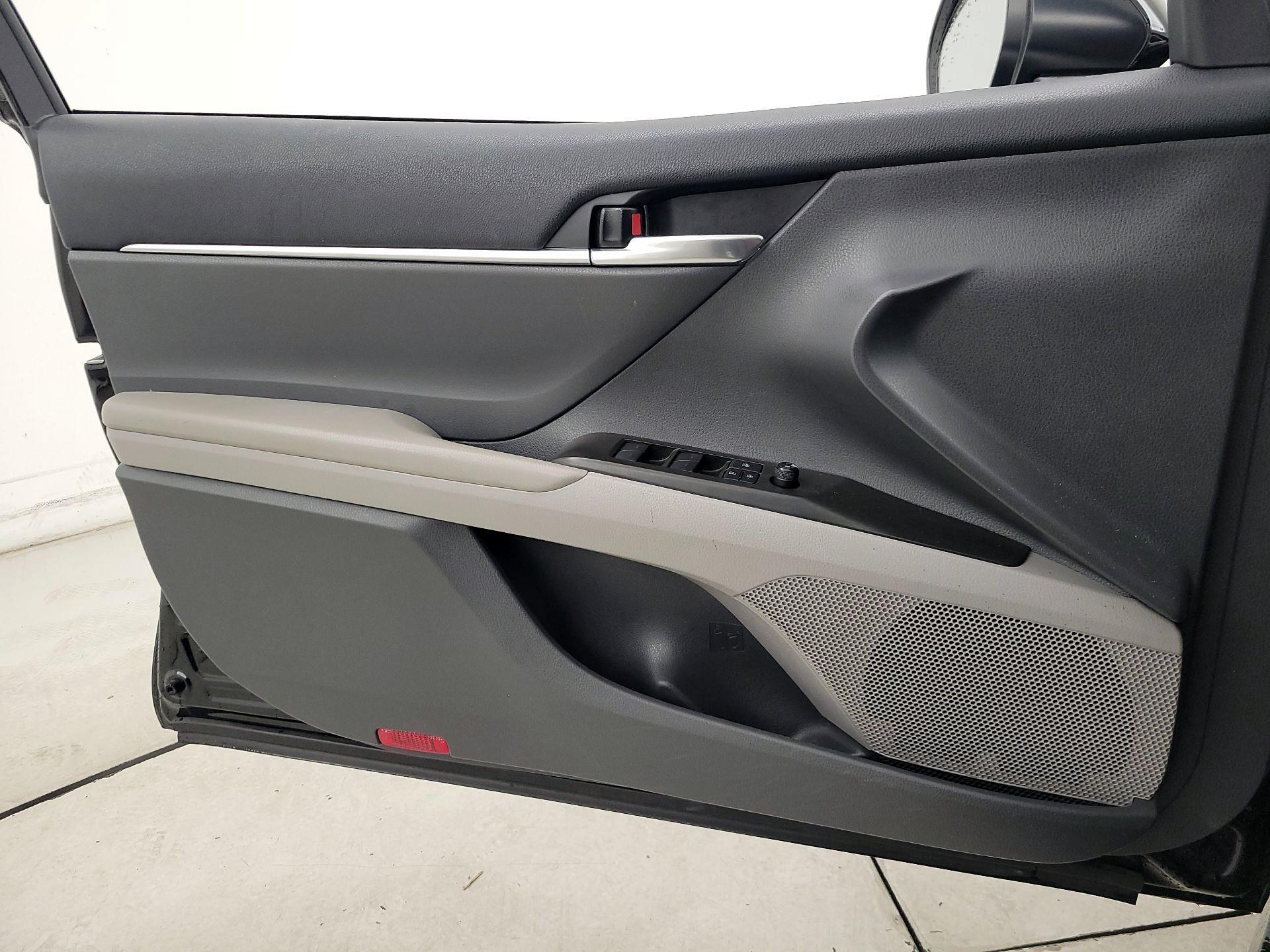 Thumbnail: 2021 Toyota Camry - 12