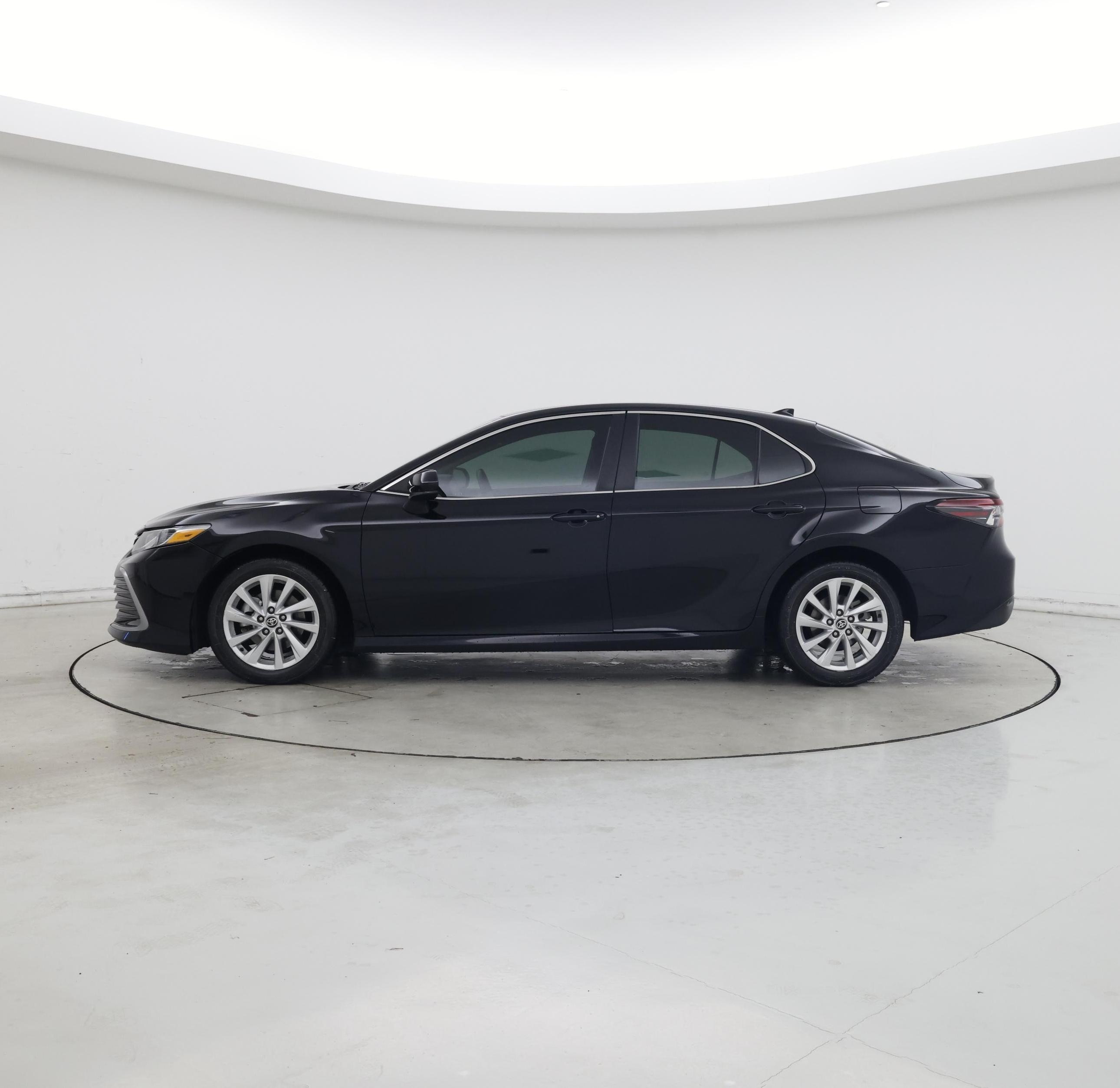 Thumbnail: 2021 Toyota Camry - 3