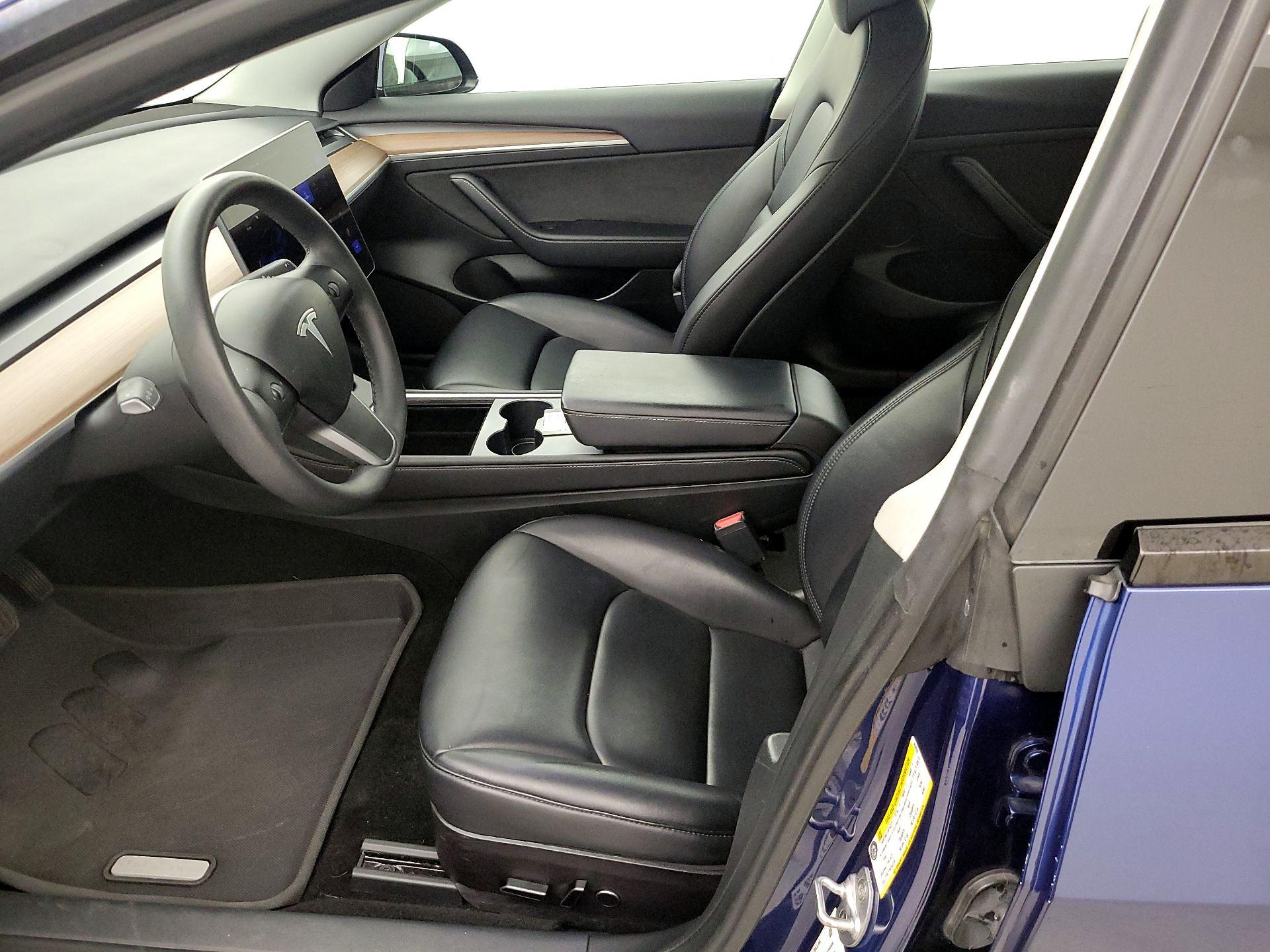 Thumbnail: 2023 Tesla Model 3 - 11