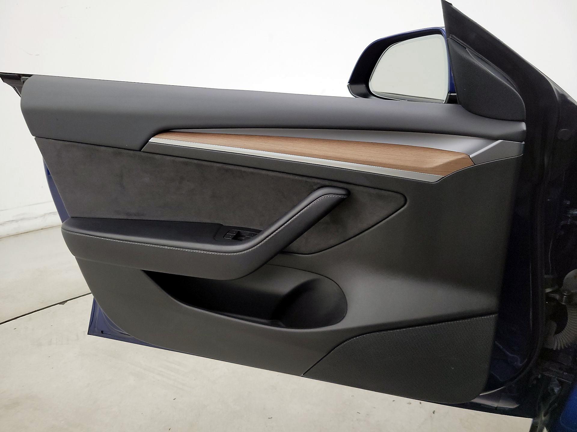 Thumbnail: 2023 Tesla Model 3 - 12