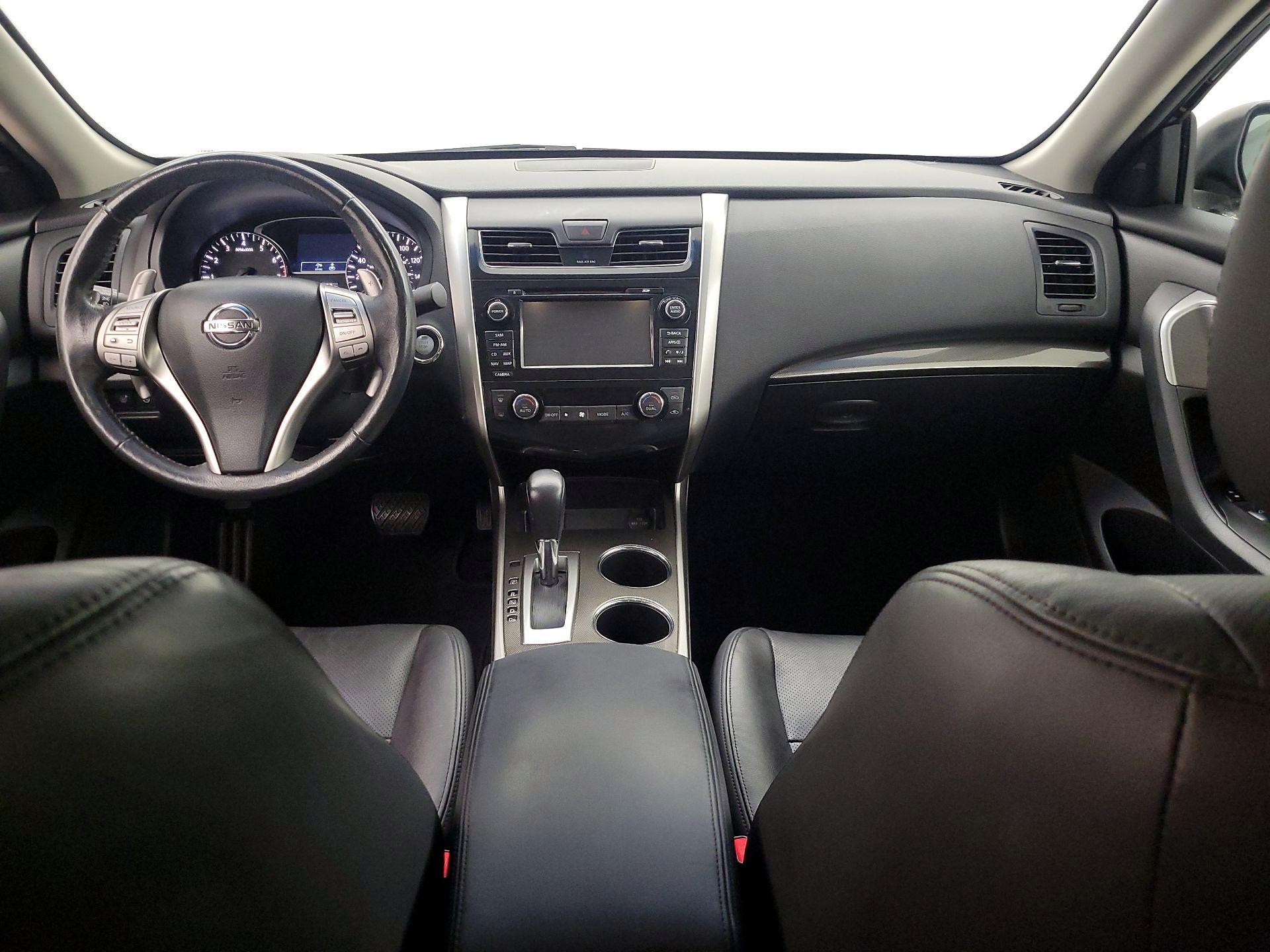 Thumbnail: 2015 Nissan Altima - 9