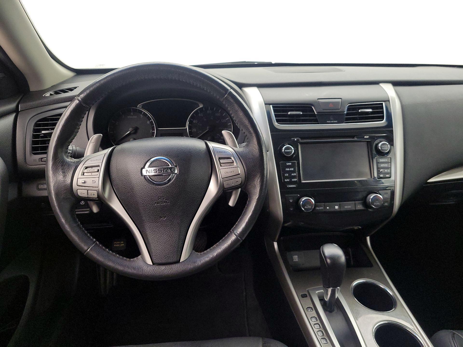 Thumbnail: 2015 Nissan Altima - 10