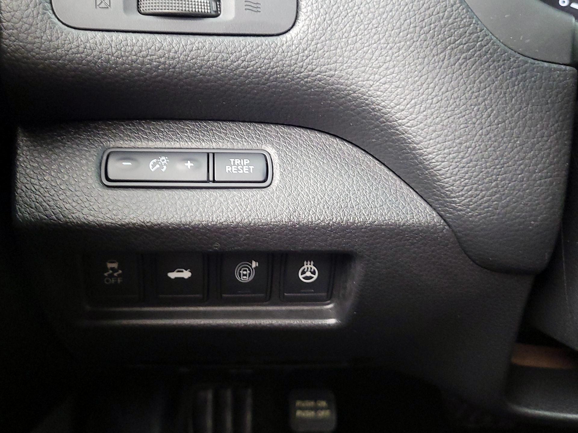 Thumbnail: 2015 Nissan Altima - 13