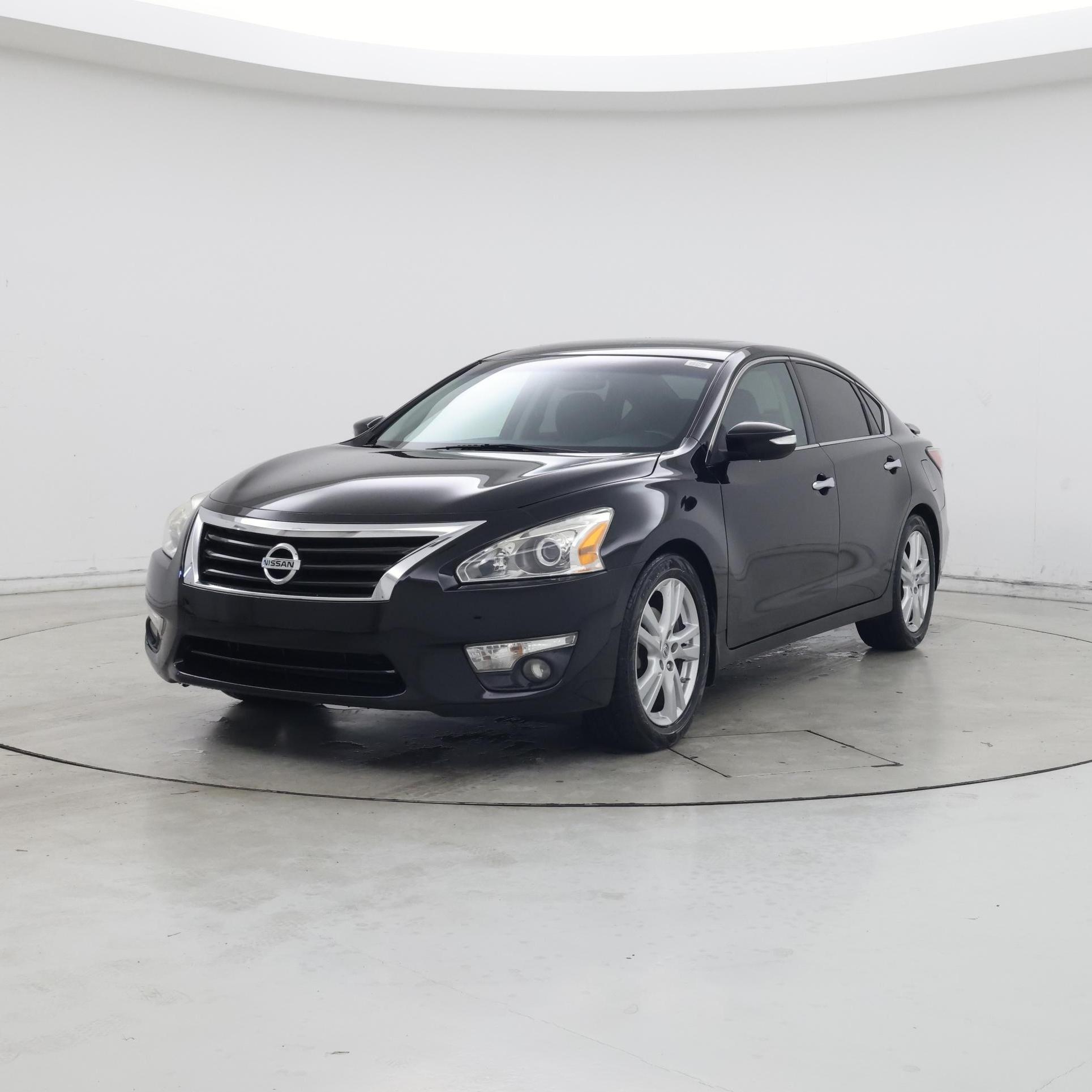 Thumbnail: 2015 Nissan Altima - 4
