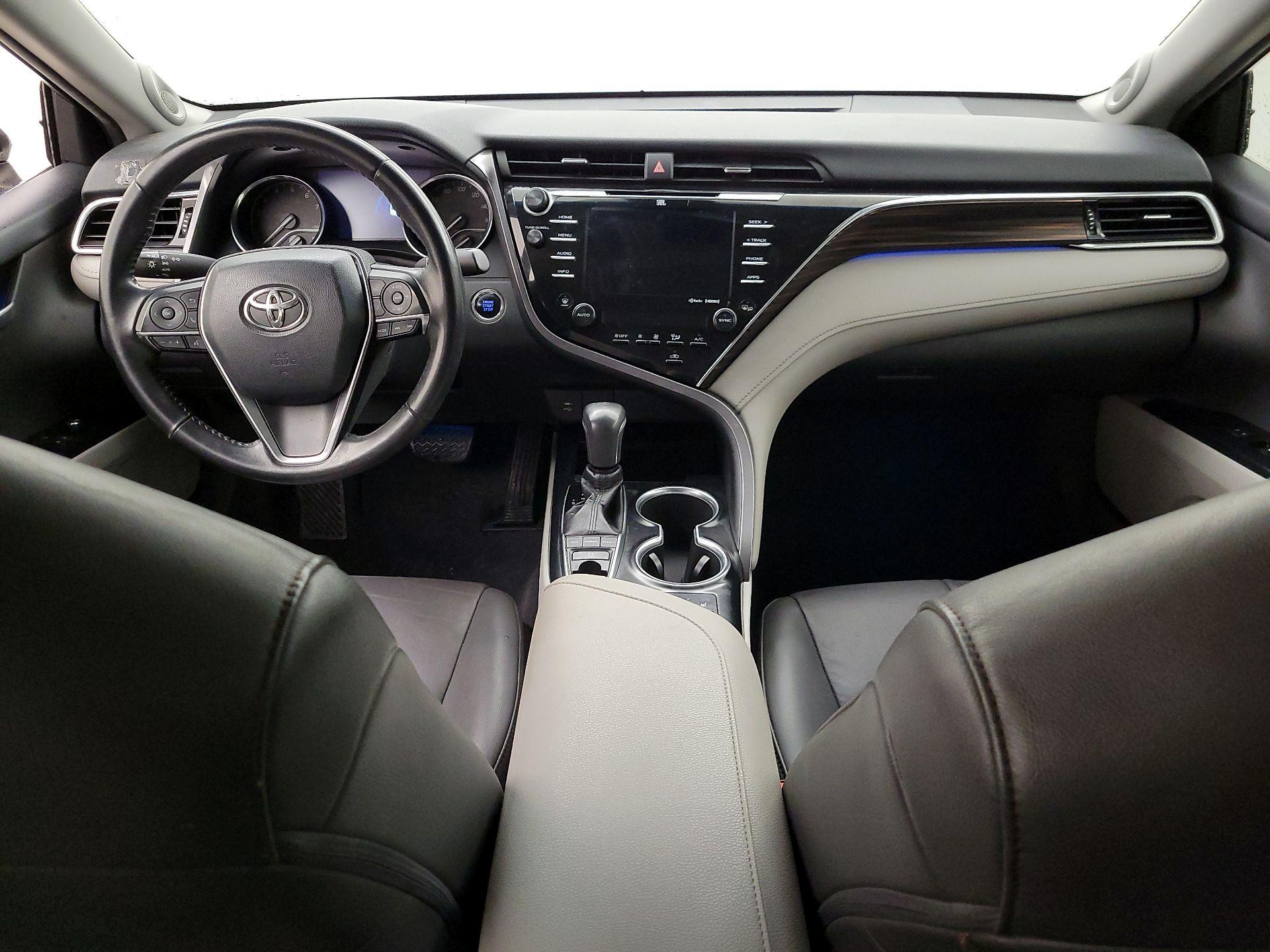 Thumbnail: 2018 Toyota Camry - 9