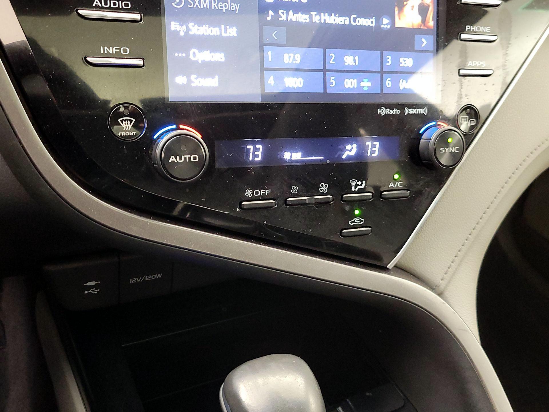 Thumbnail: 2018 Toyota Camry - 16