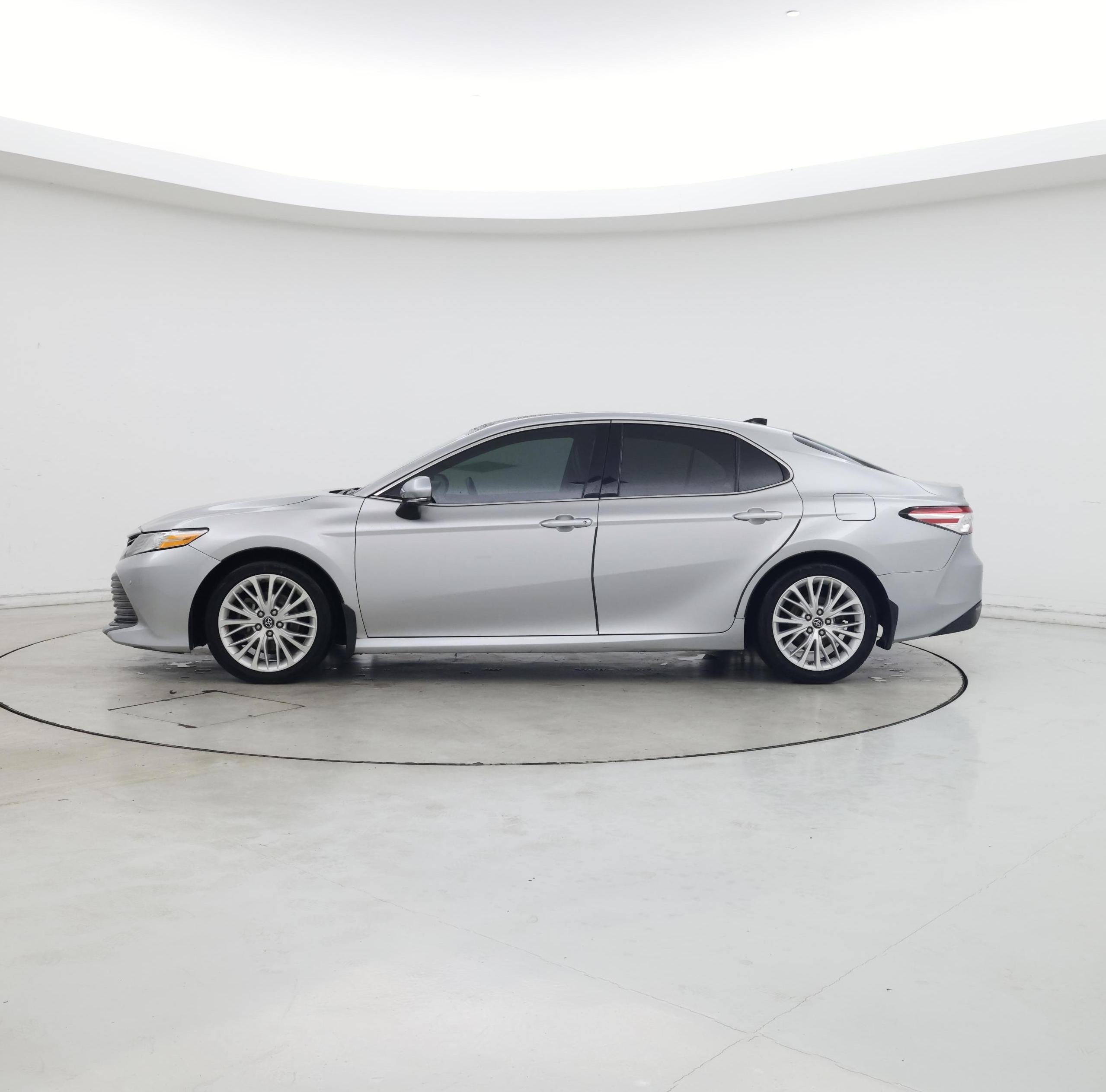 Thumbnail: 2018 Toyota Camry - 3