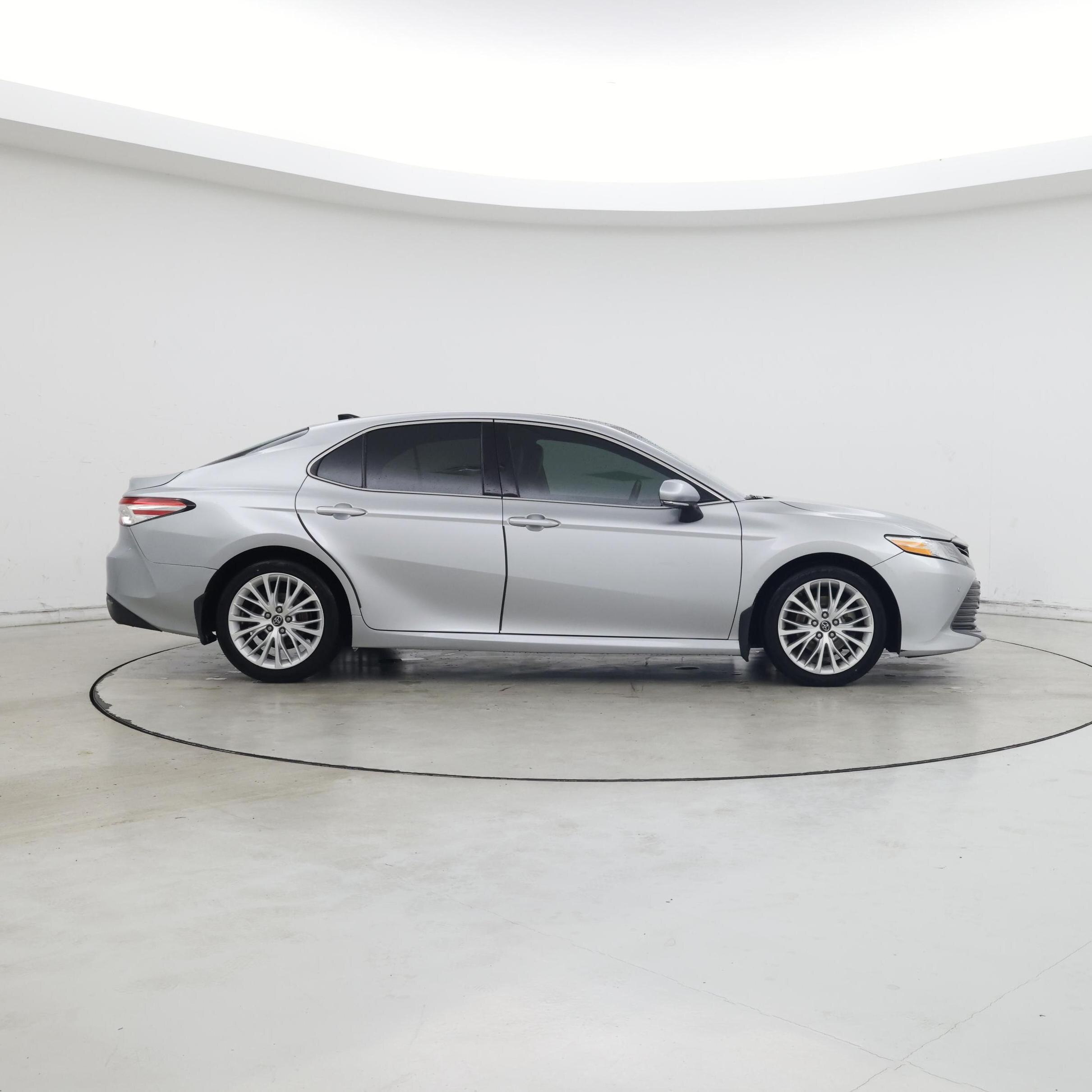 Thumbnail: 2018 Toyota Camry - 7