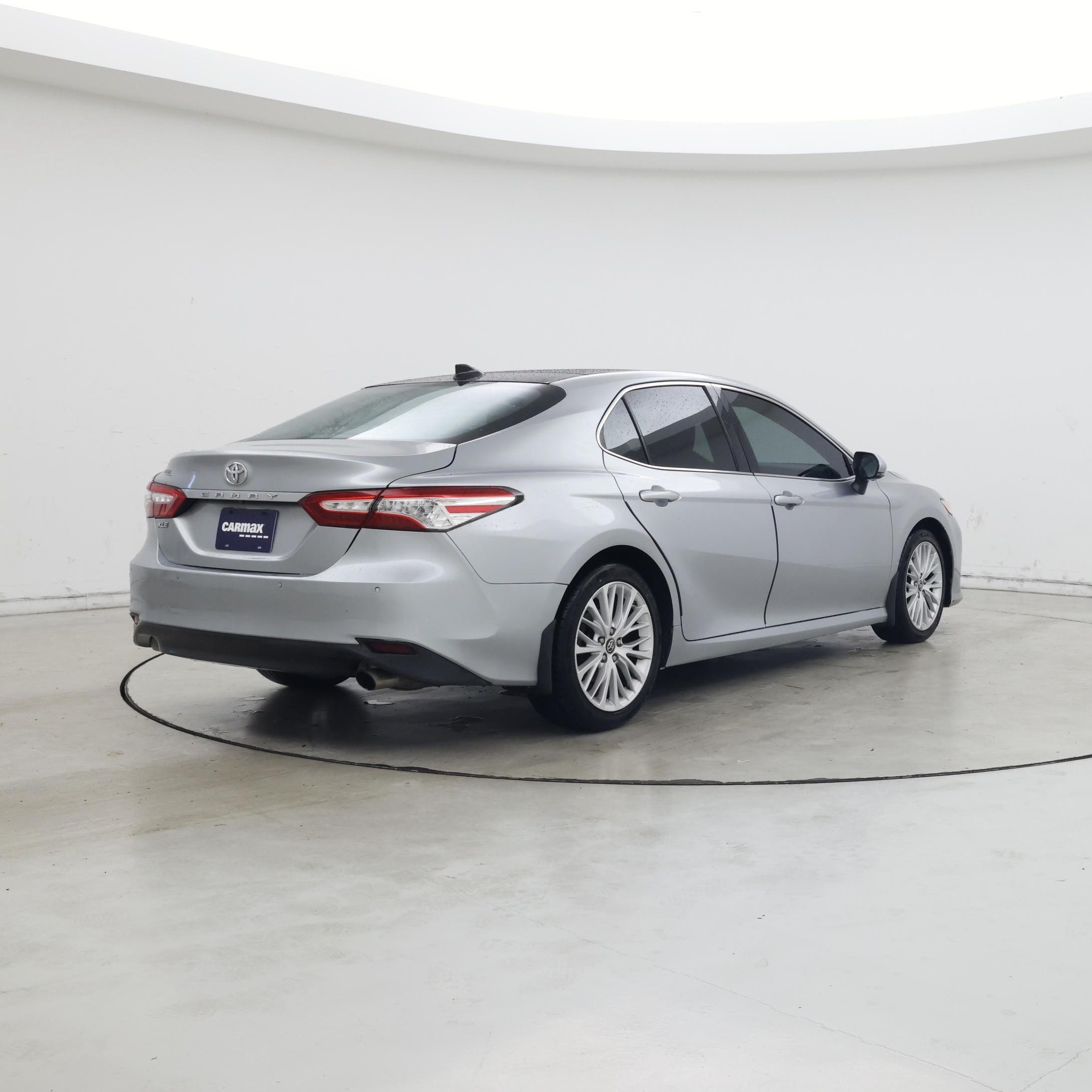 Thumbnail: 2018 Toyota Camry - 8