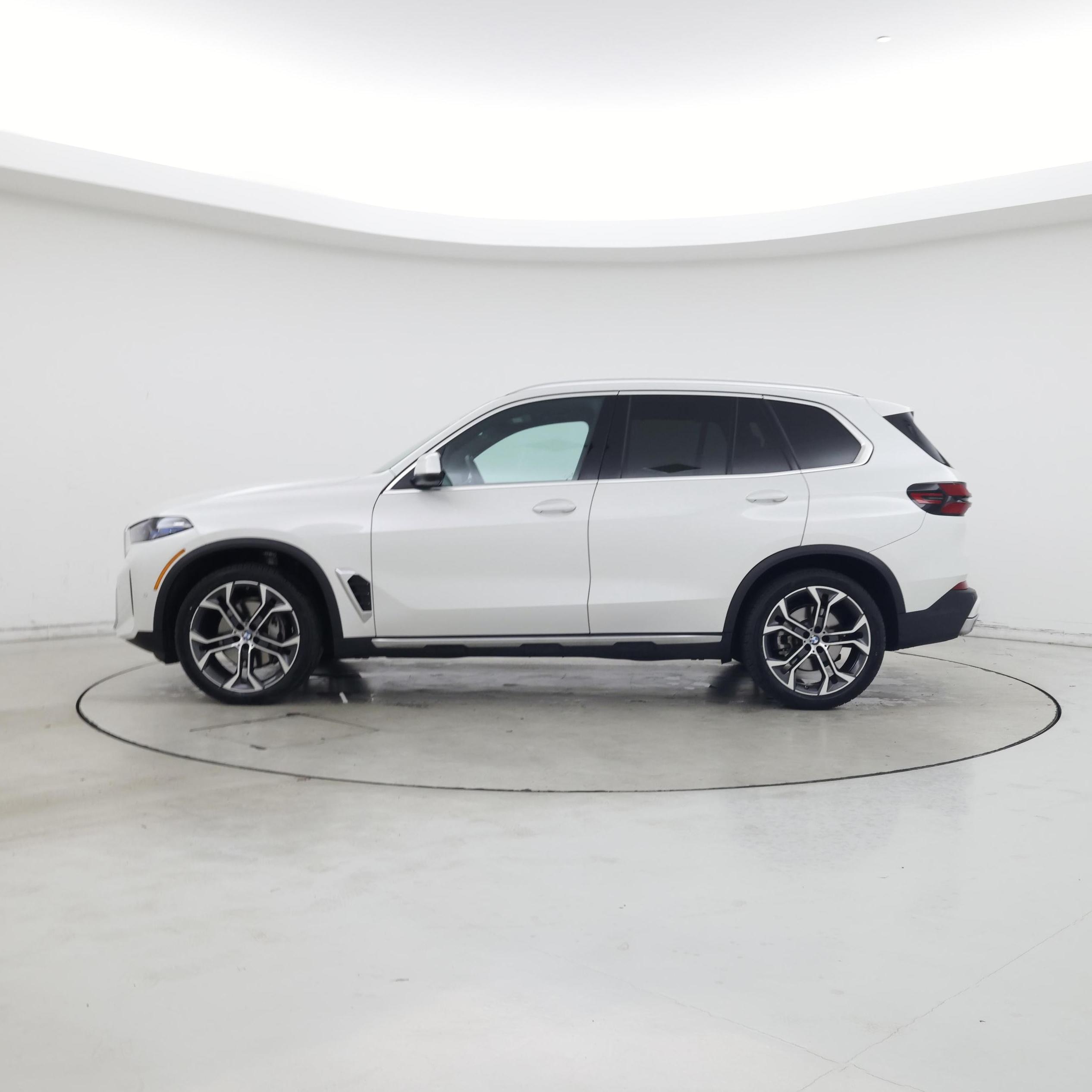 Thumbnail: 2024 BMW X5 - 3