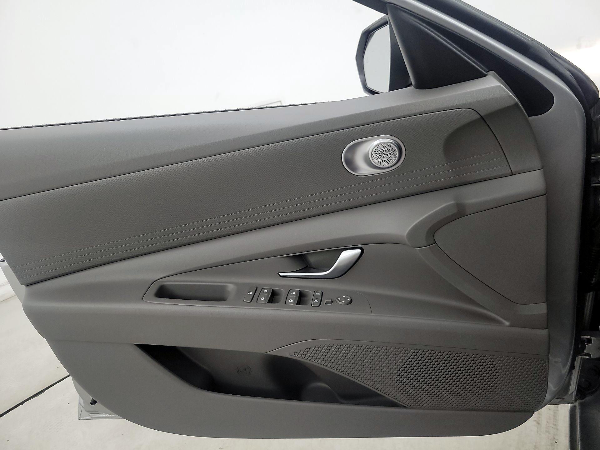 Thumbnail: 2023 Hyundai Elantra - 12