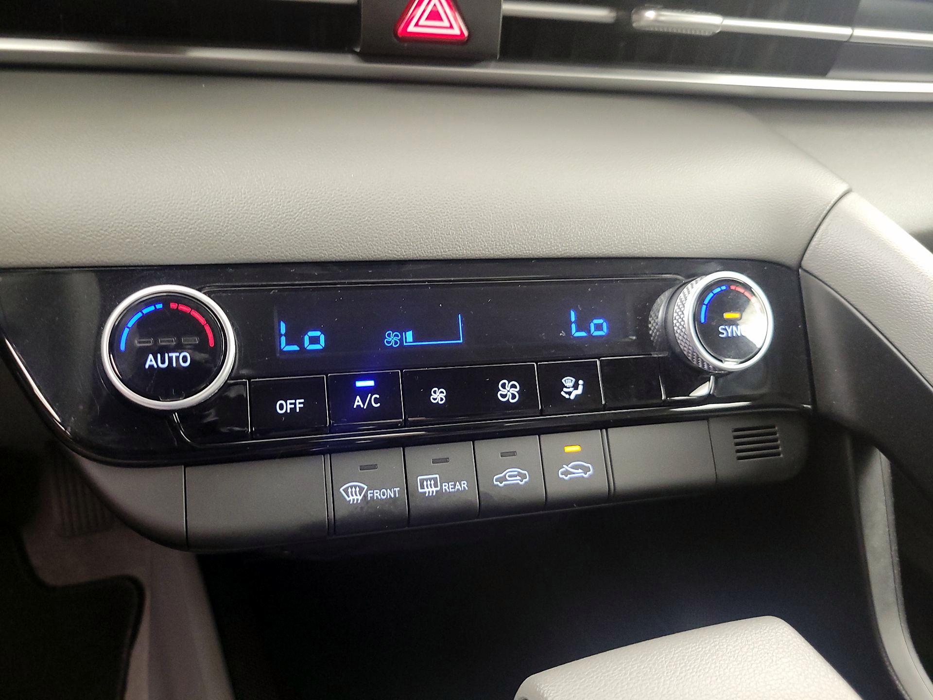 Thumbnail: 2023 Hyundai Elantra - 16
