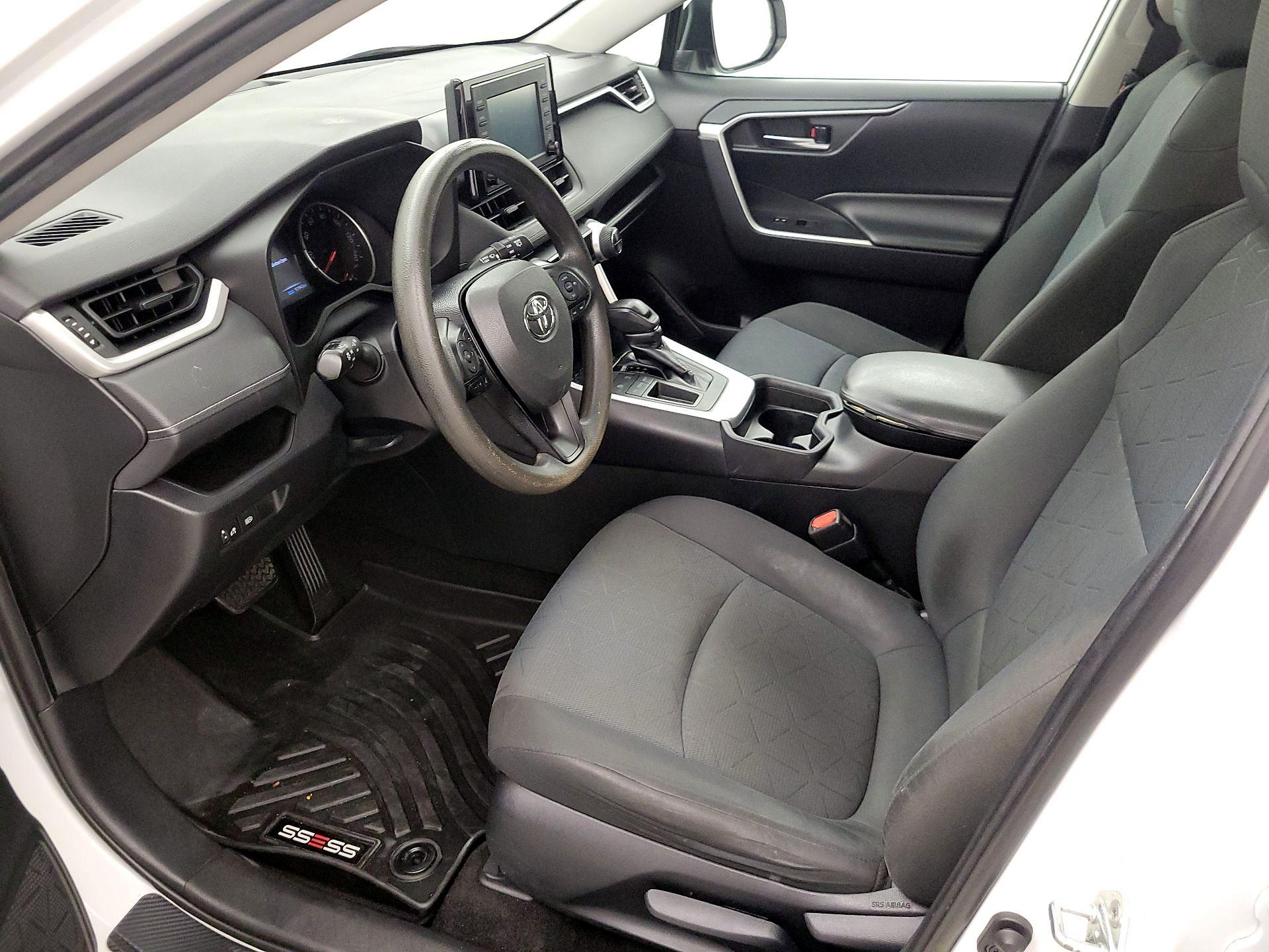 Thumbnail: 2019 Toyota RAV4 - 11