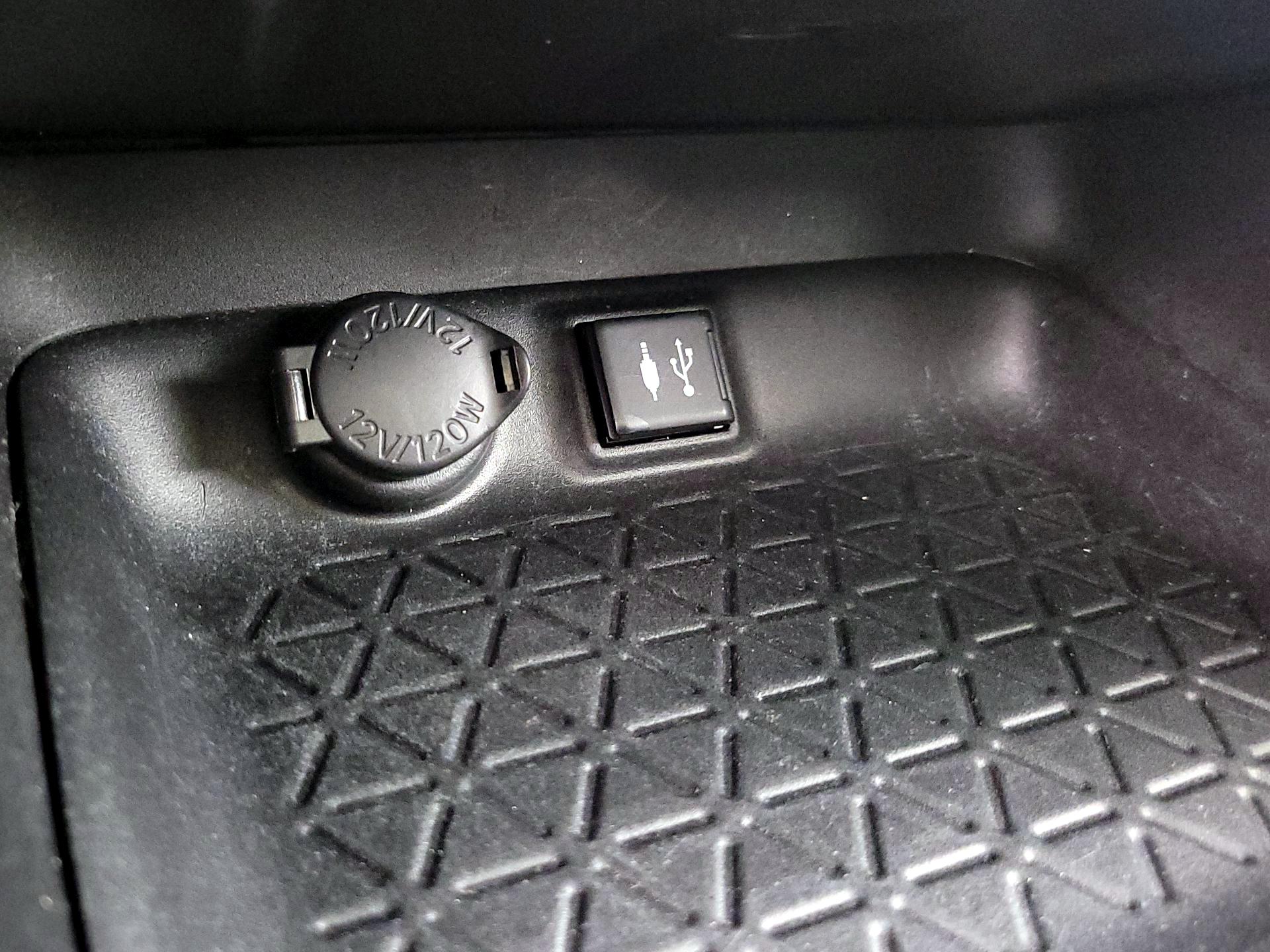 Thumbnail: 2019 Toyota RAV4 - 18