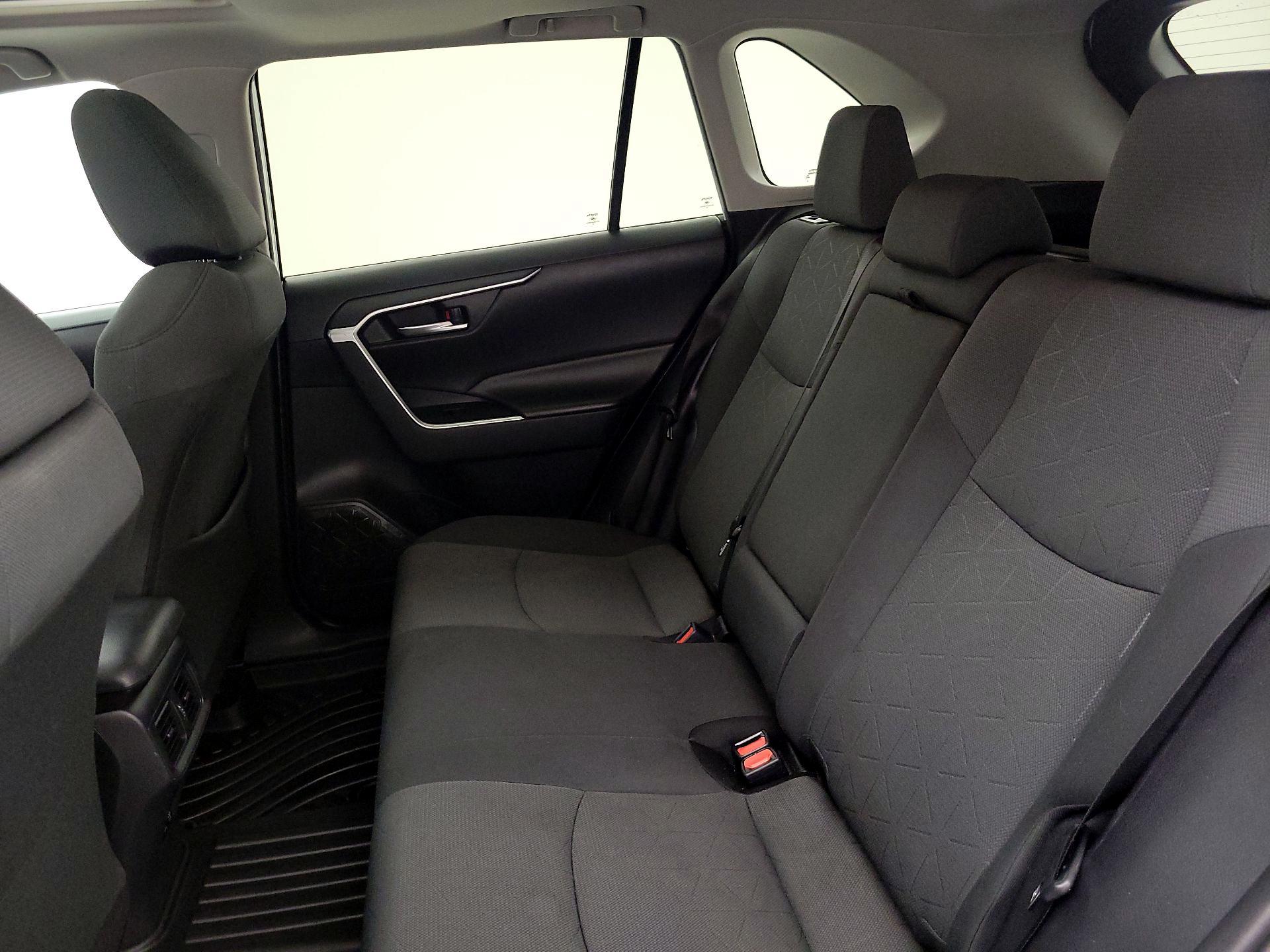 Thumbnail: 2019 Toyota RAV4 - 20