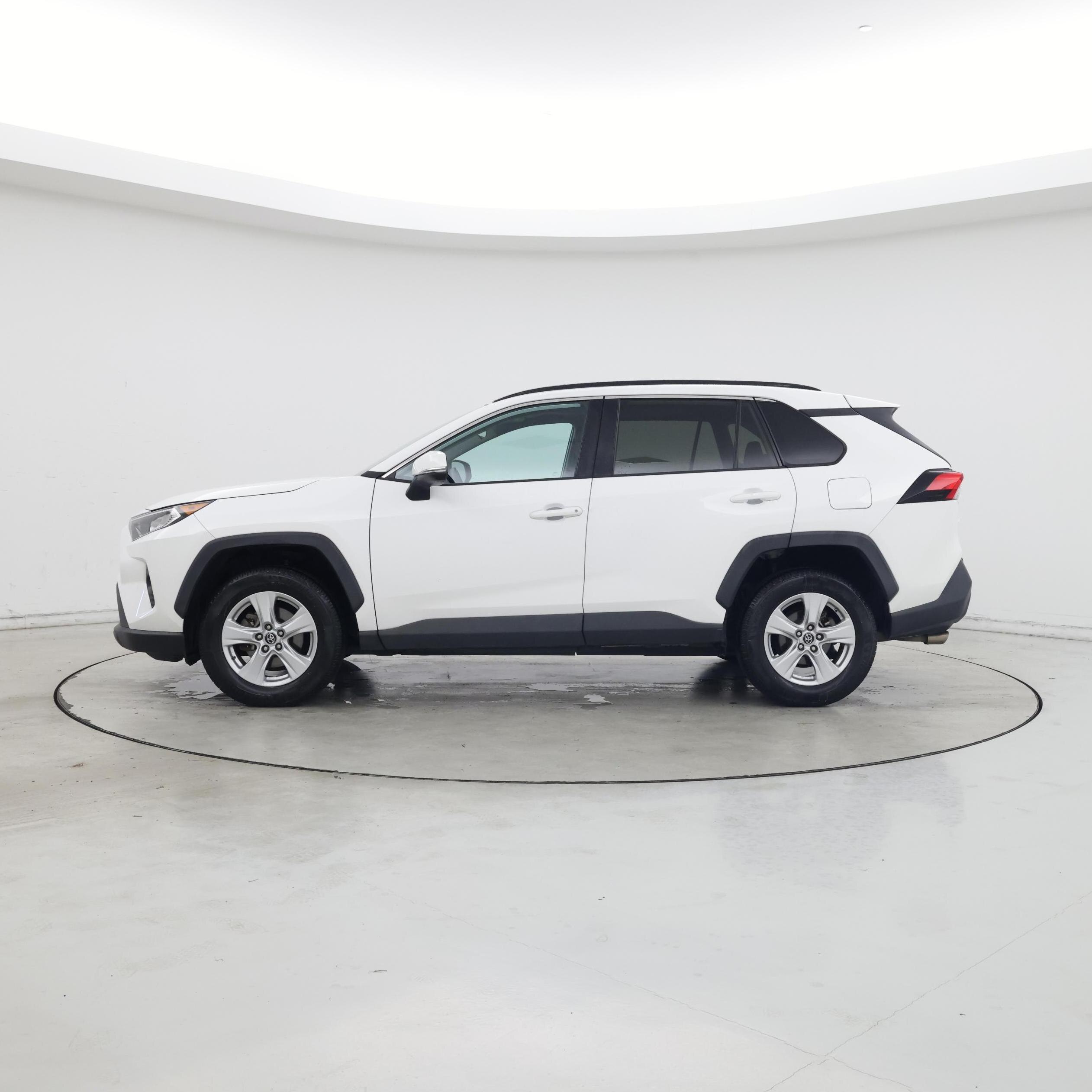 Thumbnail: 2019 Toyota RAV4 - 3