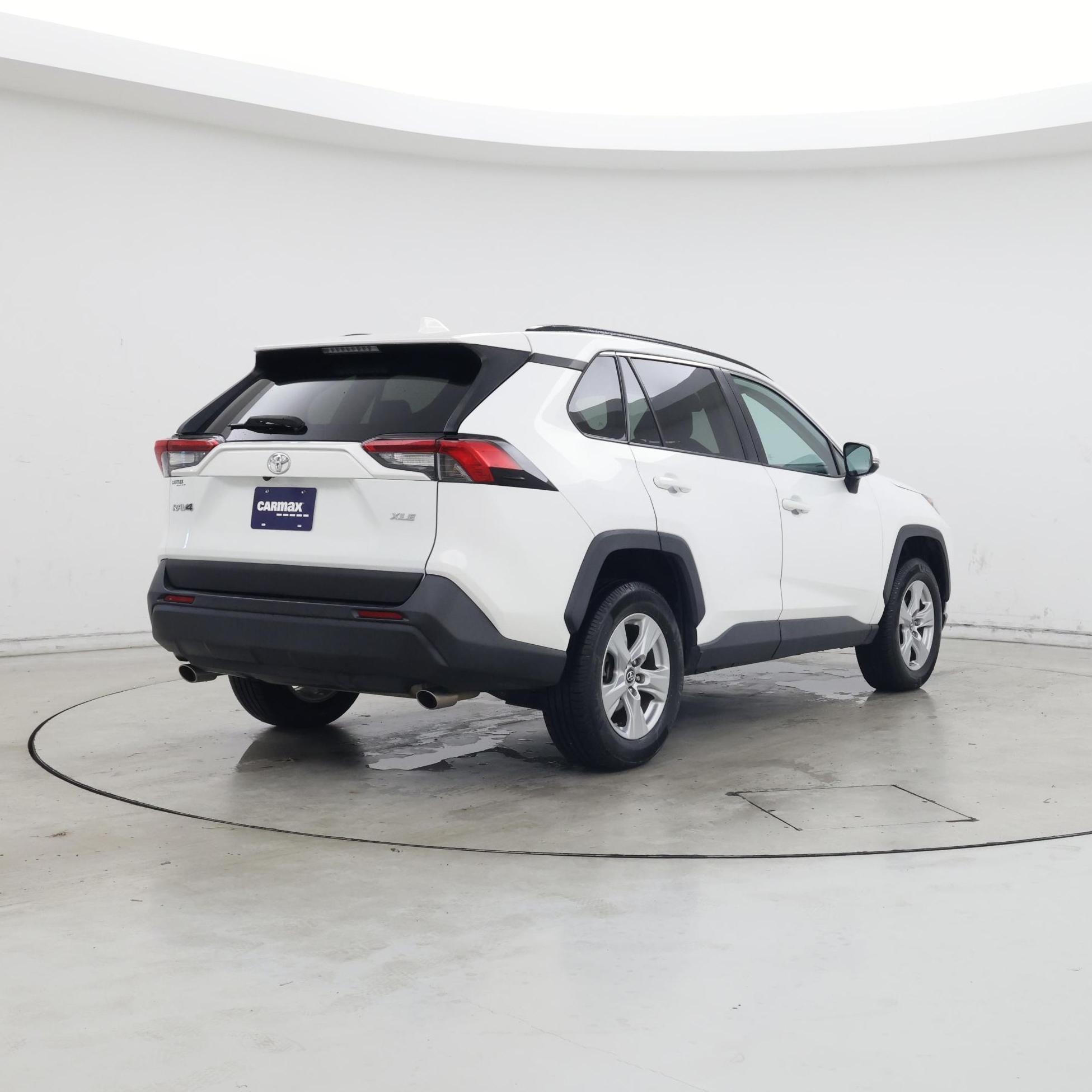 Thumbnail: 2019 Toyota RAV4 - 8