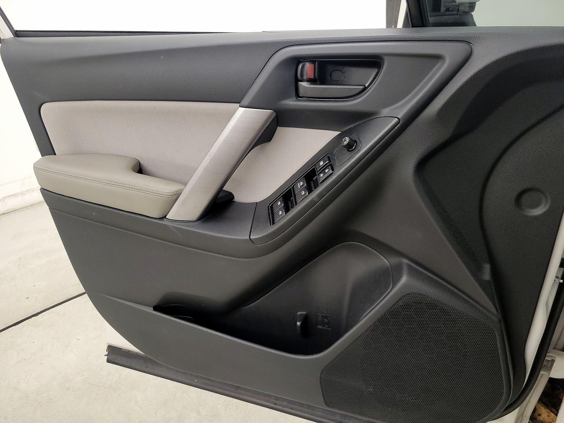 Thumbnail: 2016 Subaru Forester - 12