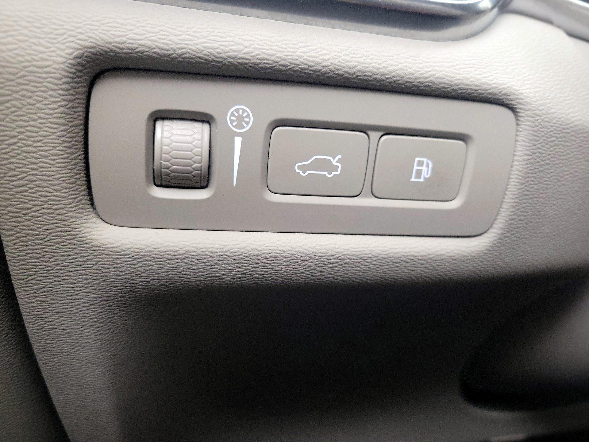 Thumbnail: 2022 Volvo S60 - 13