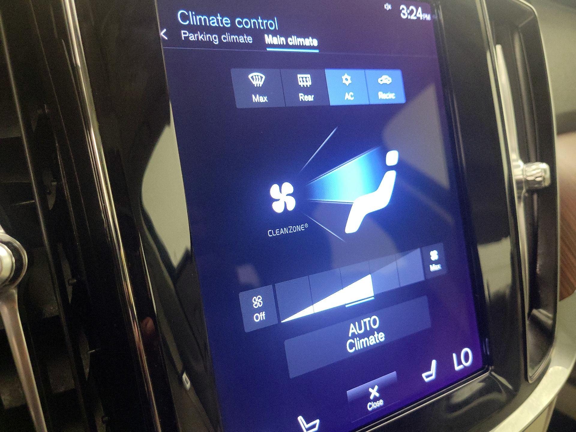 Thumbnail: 2022 Volvo S60 - 16