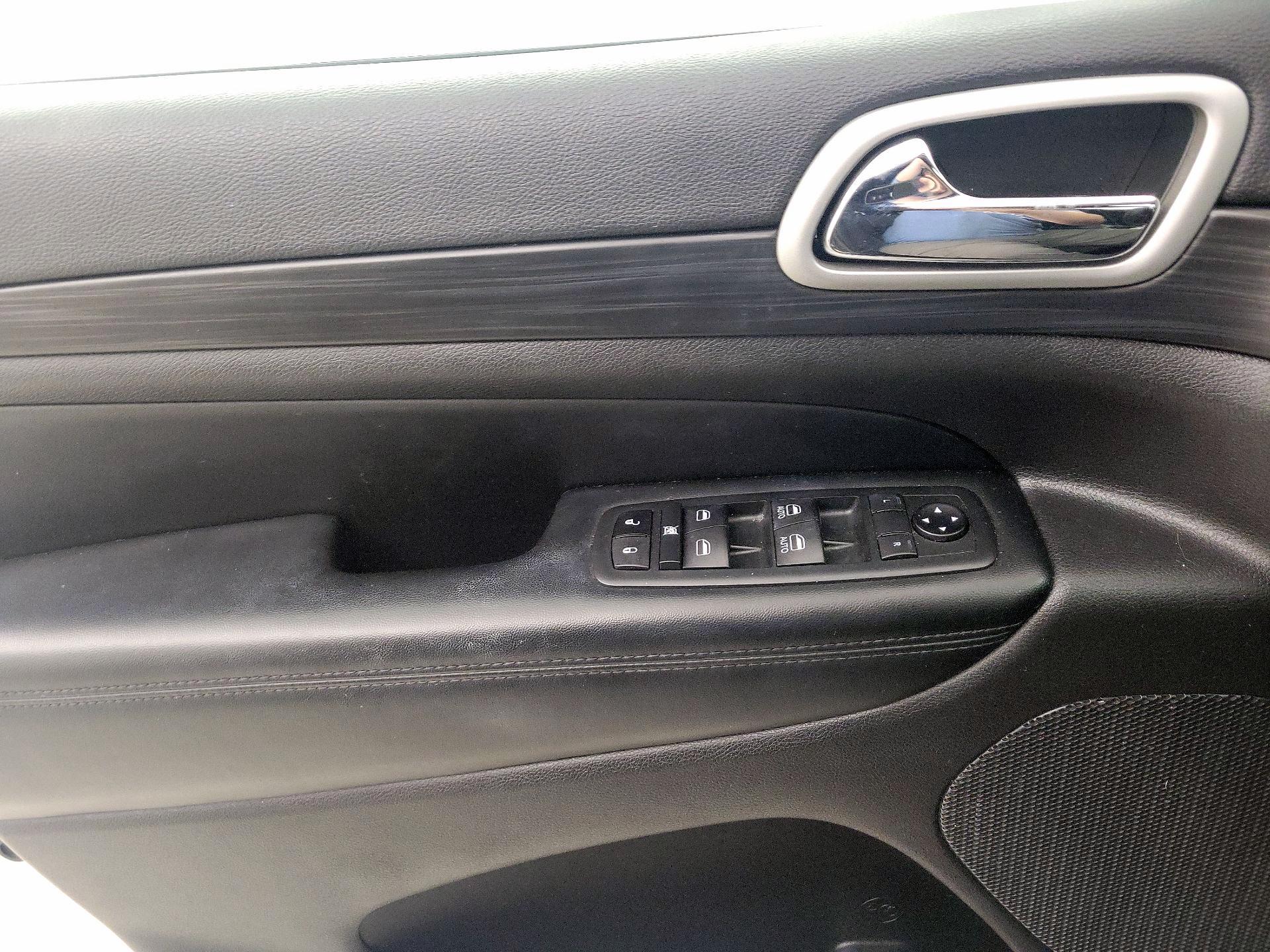 Thumbnail: 2021 Jeep Grand Cherokee - 12