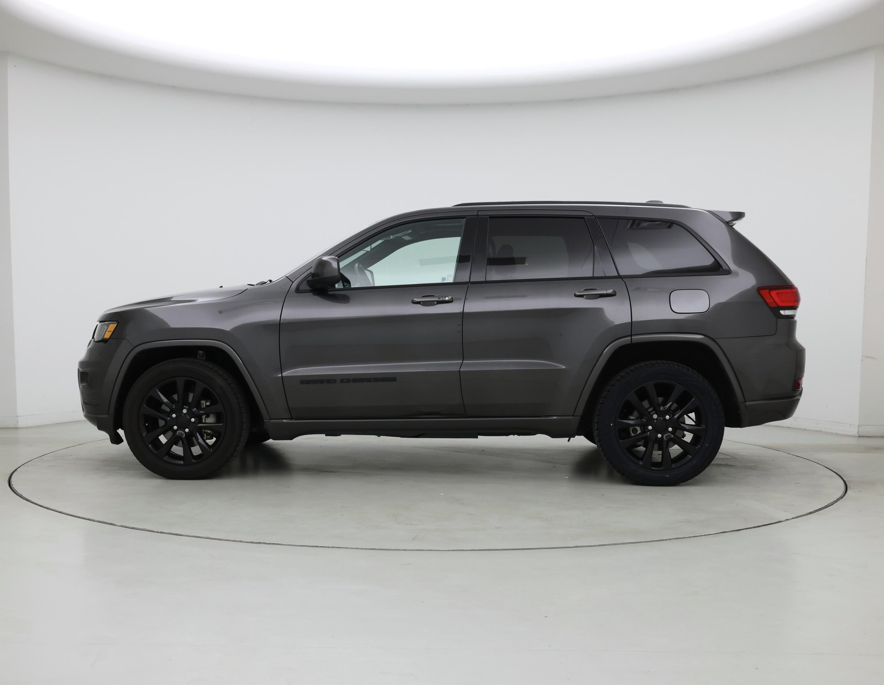 Thumbnail: 2021 Jeep Grand Cherokee - 3