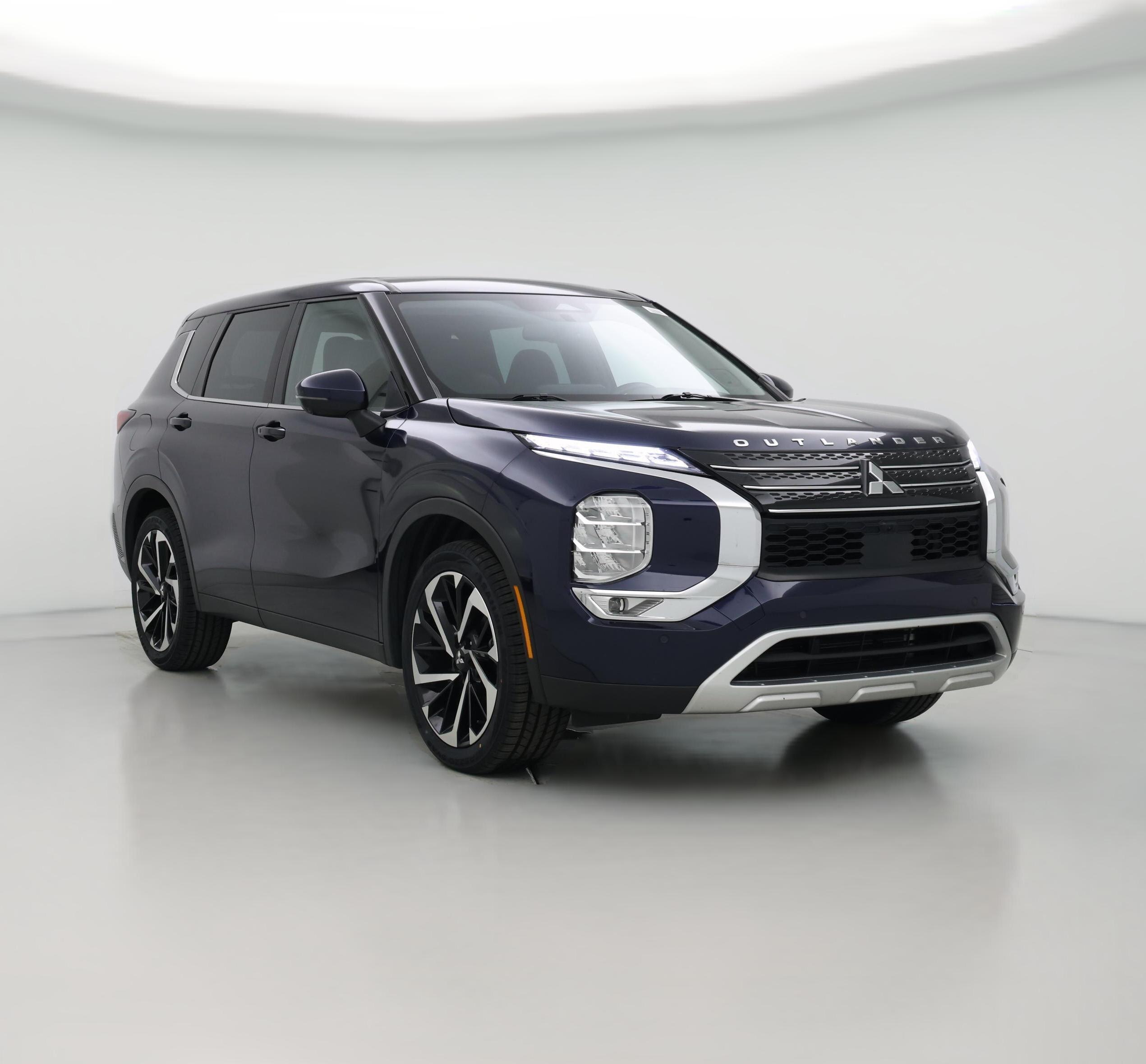 Thumbnail: 2023 Mitsubishi Outlander - 1