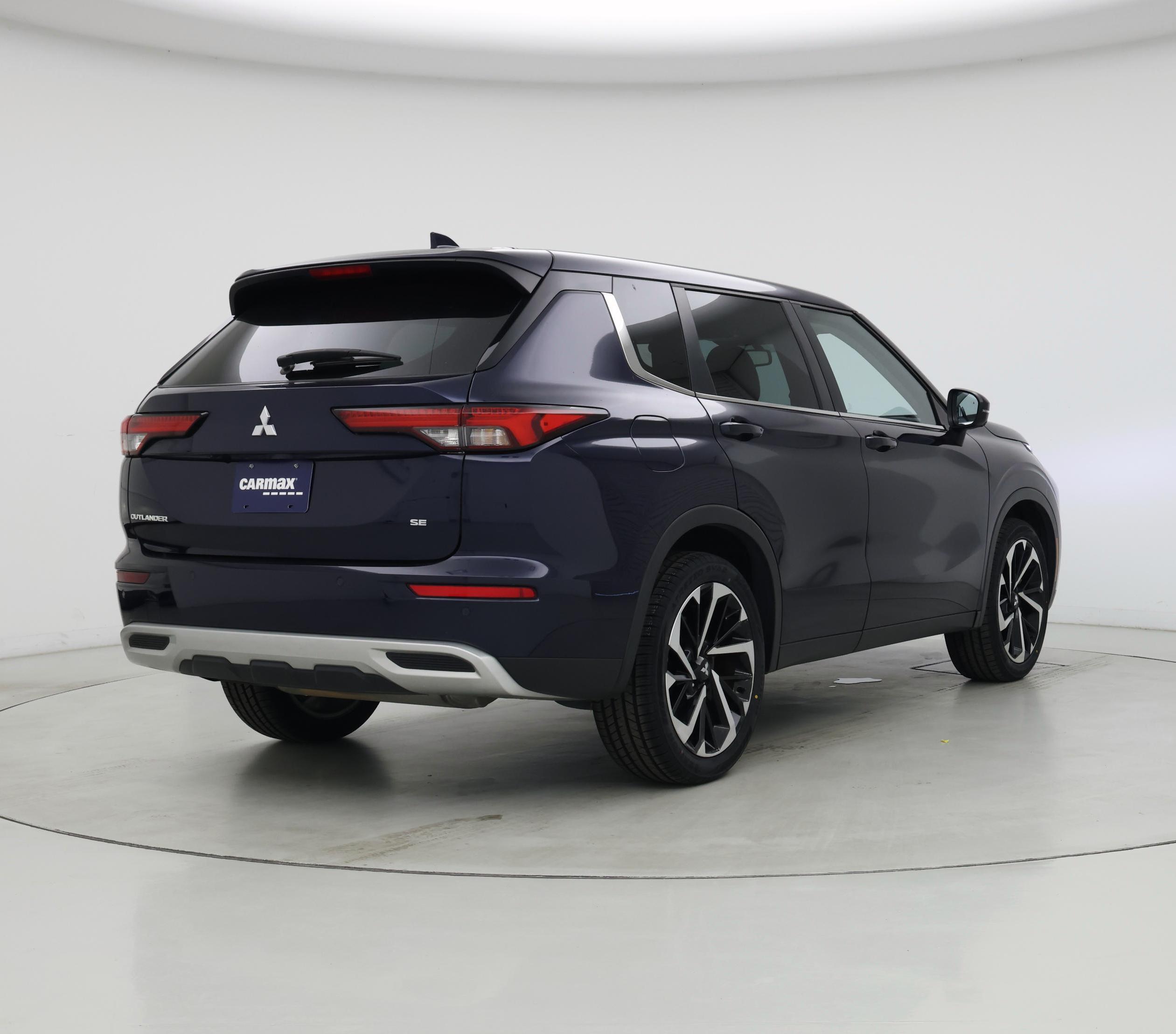 Thumbnail: 2023 Mitsubishi Outlander - 8