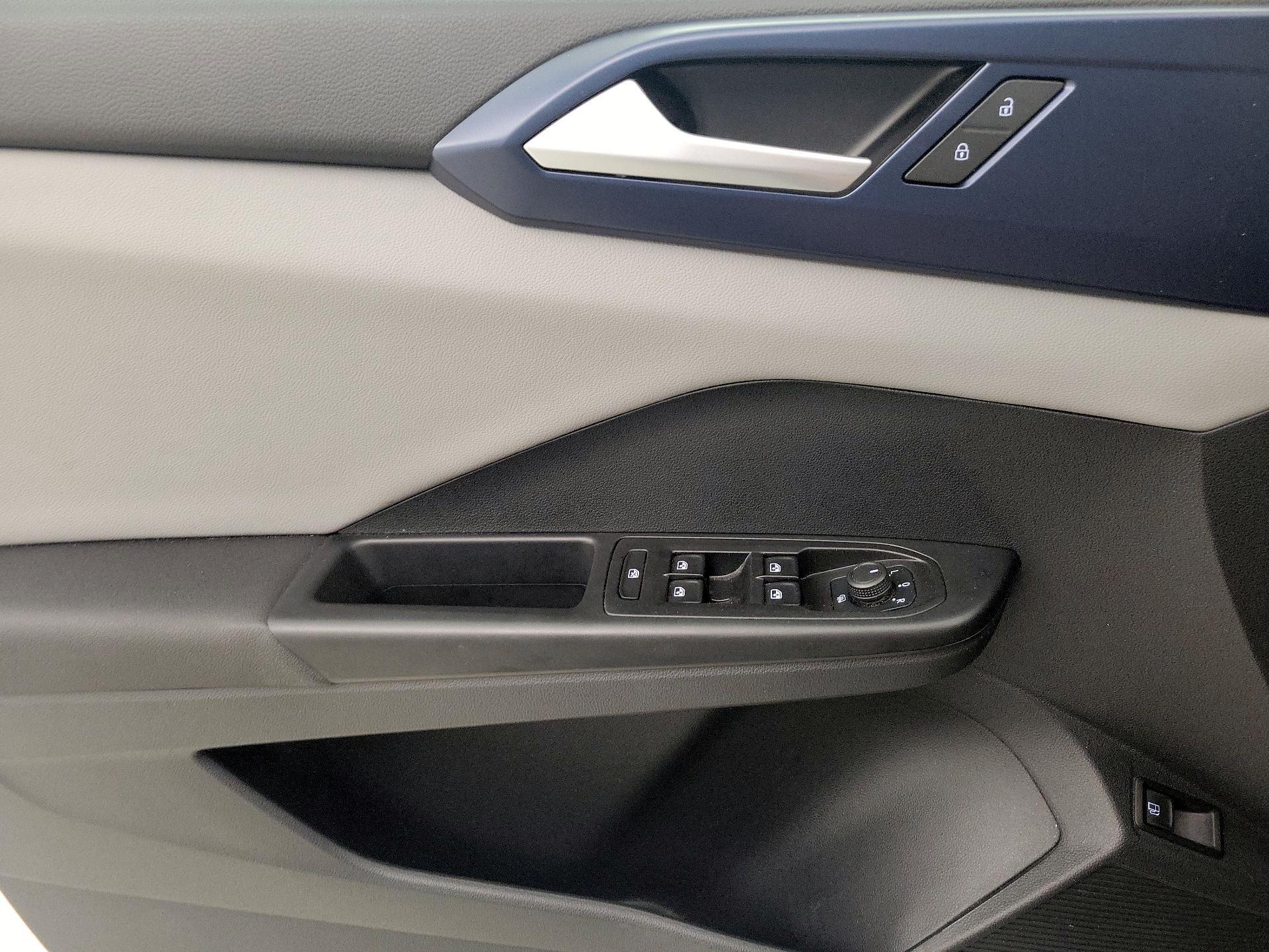 Thumbnail: 2022 Volkswagen Taos - 12