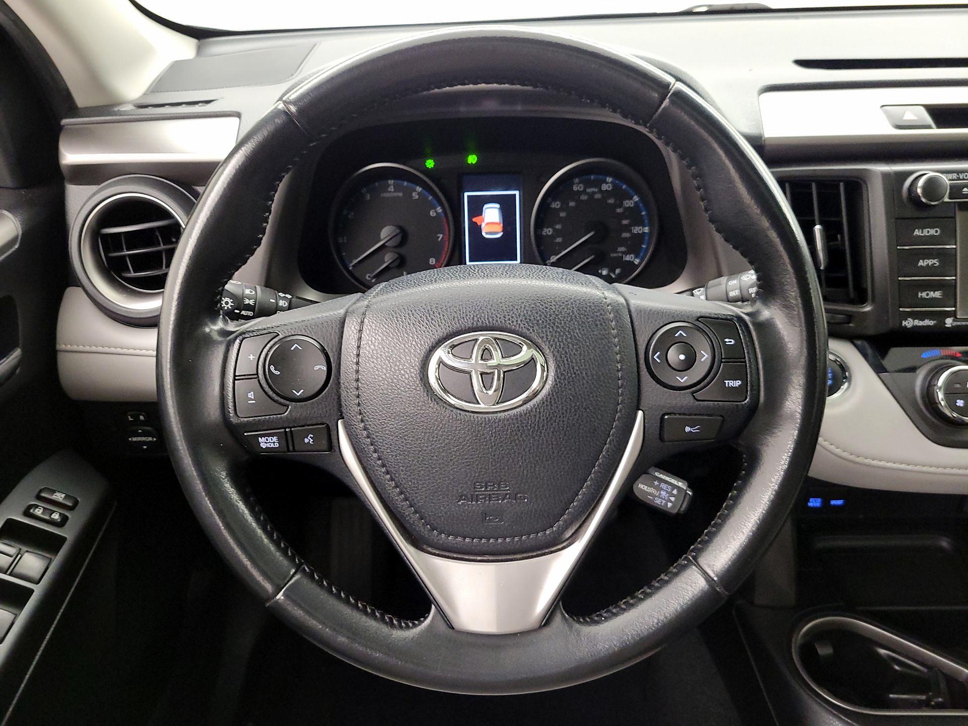 Thumbnail: 2018 Toyota RAV4 - 10