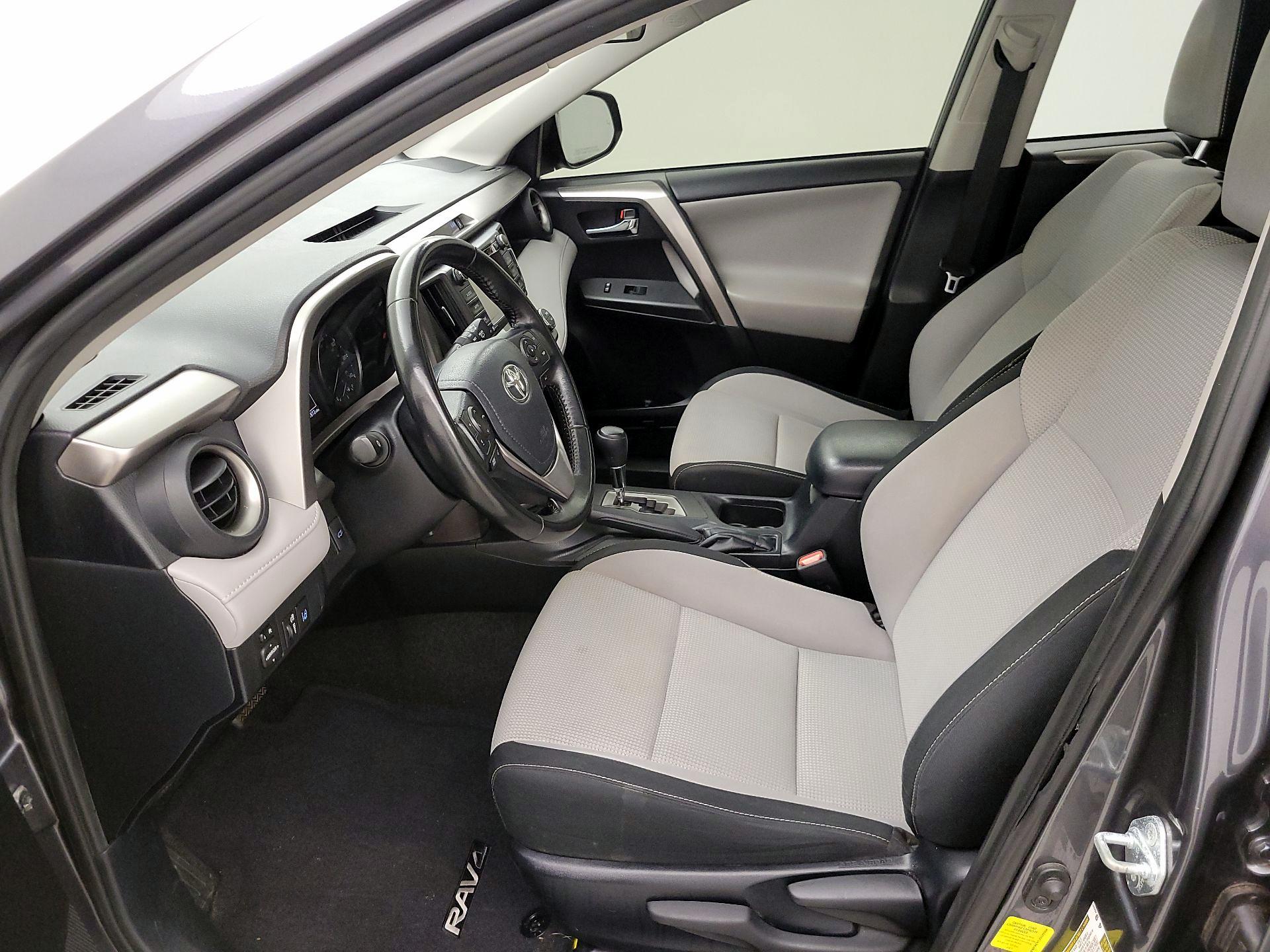 Thumbnail: 2018 Toyota RAV4 - 11