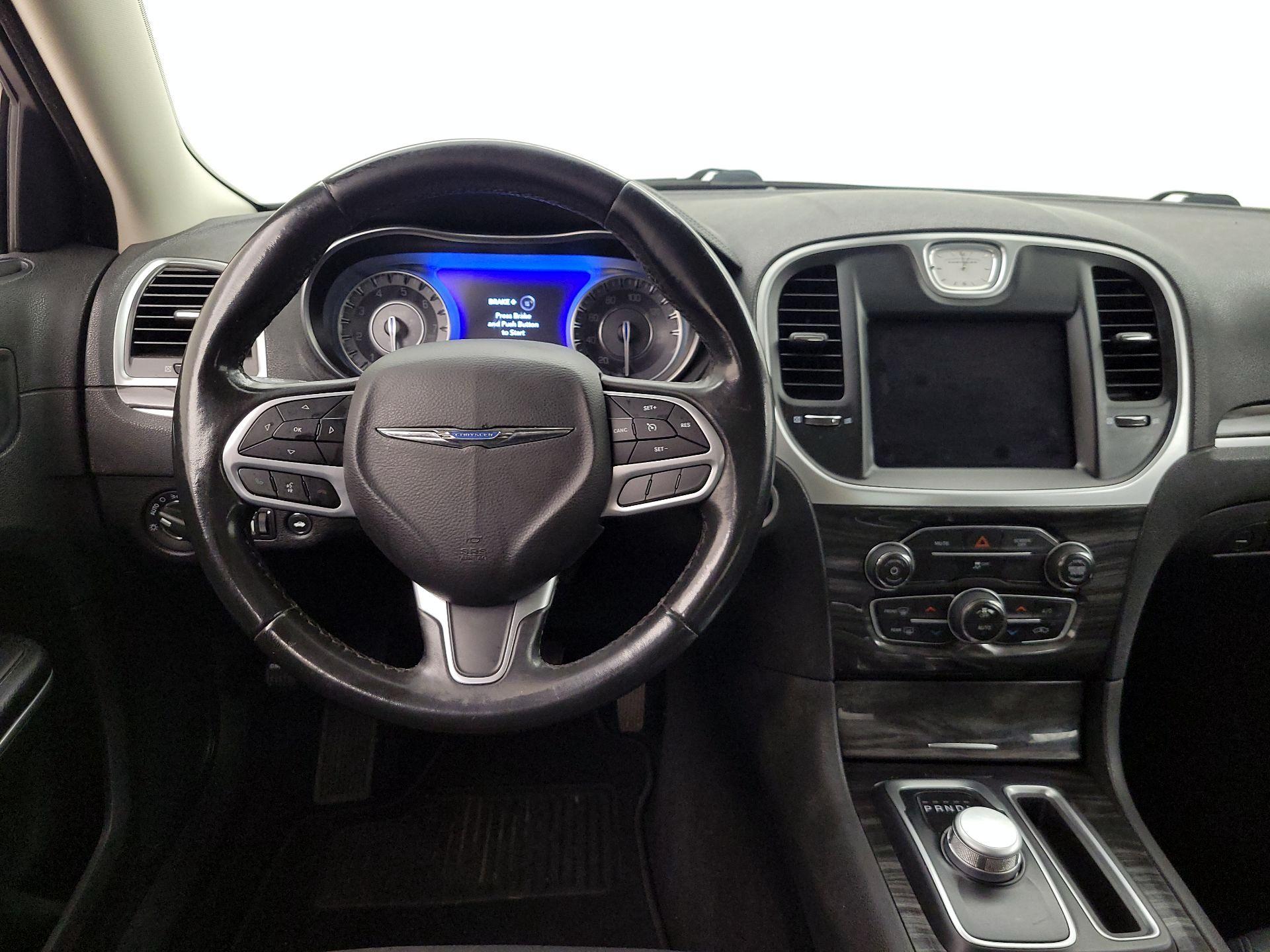 Thumbnail: 2019 Chrysler 300 - 10