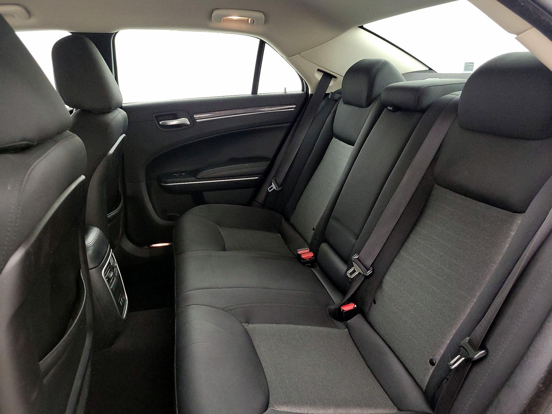 Thumbnail: 2019 Chrysler 300 - 19
