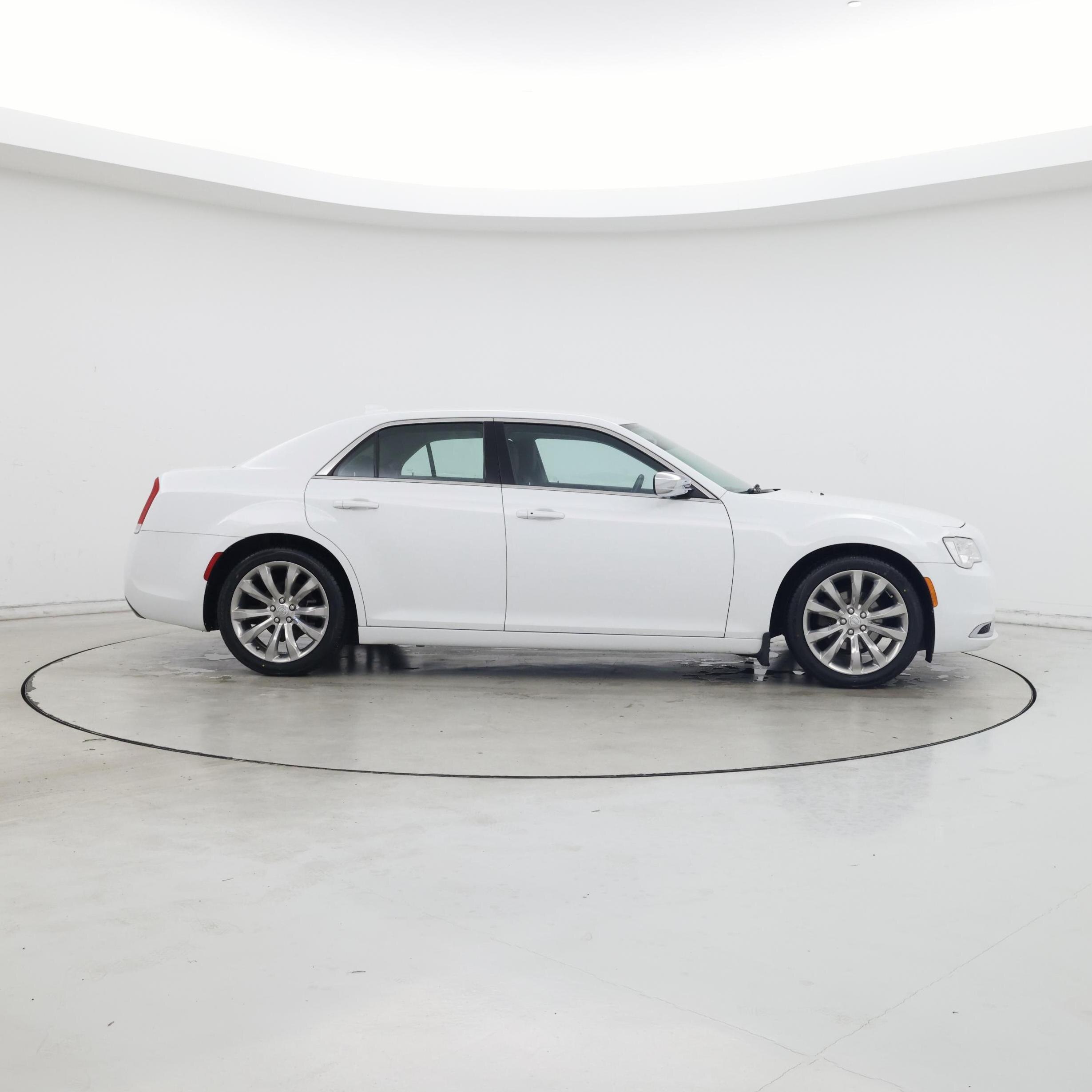 Thumbnail: 2019 Chrysler 300 - 7