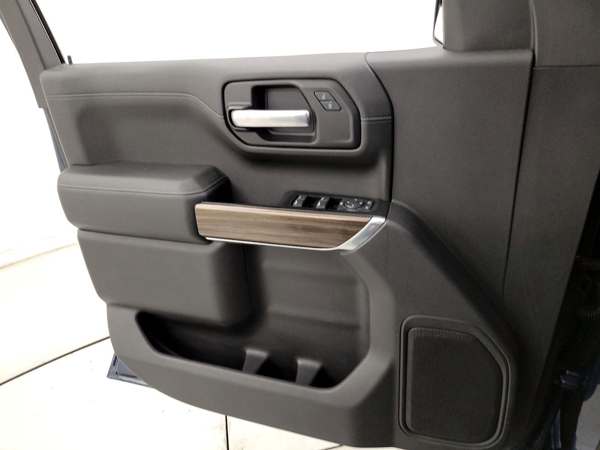 Thumbnail: 2020 Chevrolet Silverado 1500 - 12