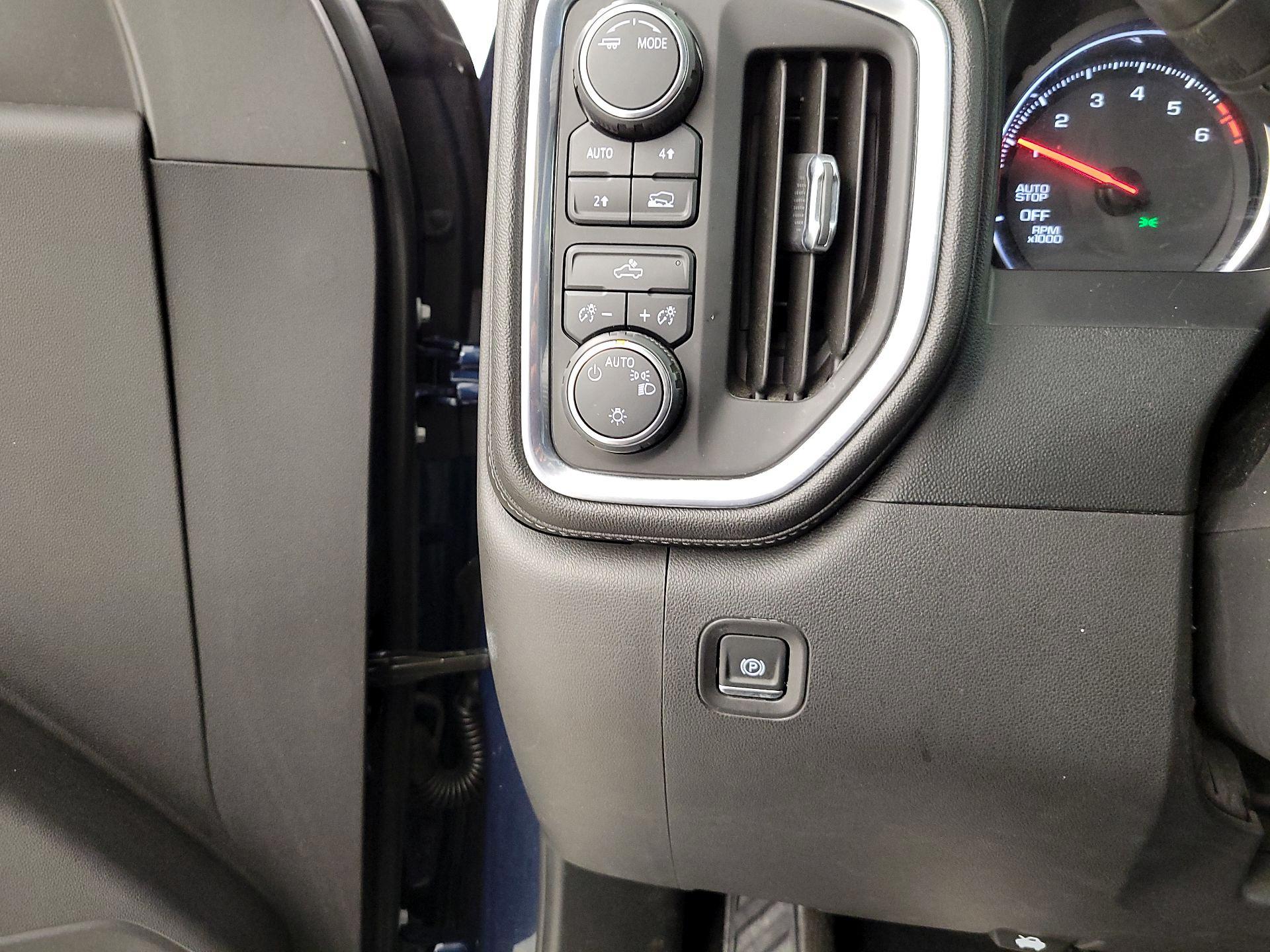 Thumbnail: 2020 Chevrolet Silverado 1500 - 13