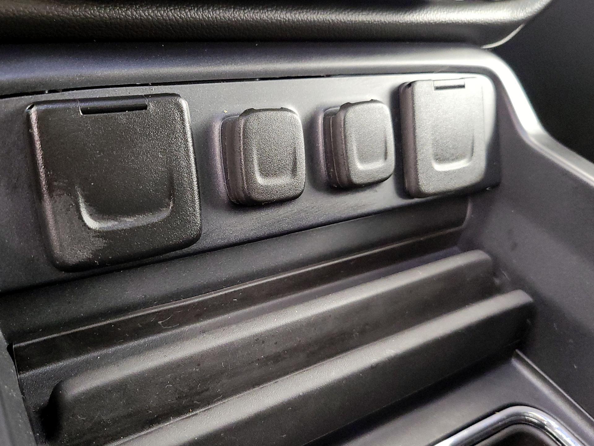 Thumbnail: 2019 Chevrolet Silverado 2500 - 19