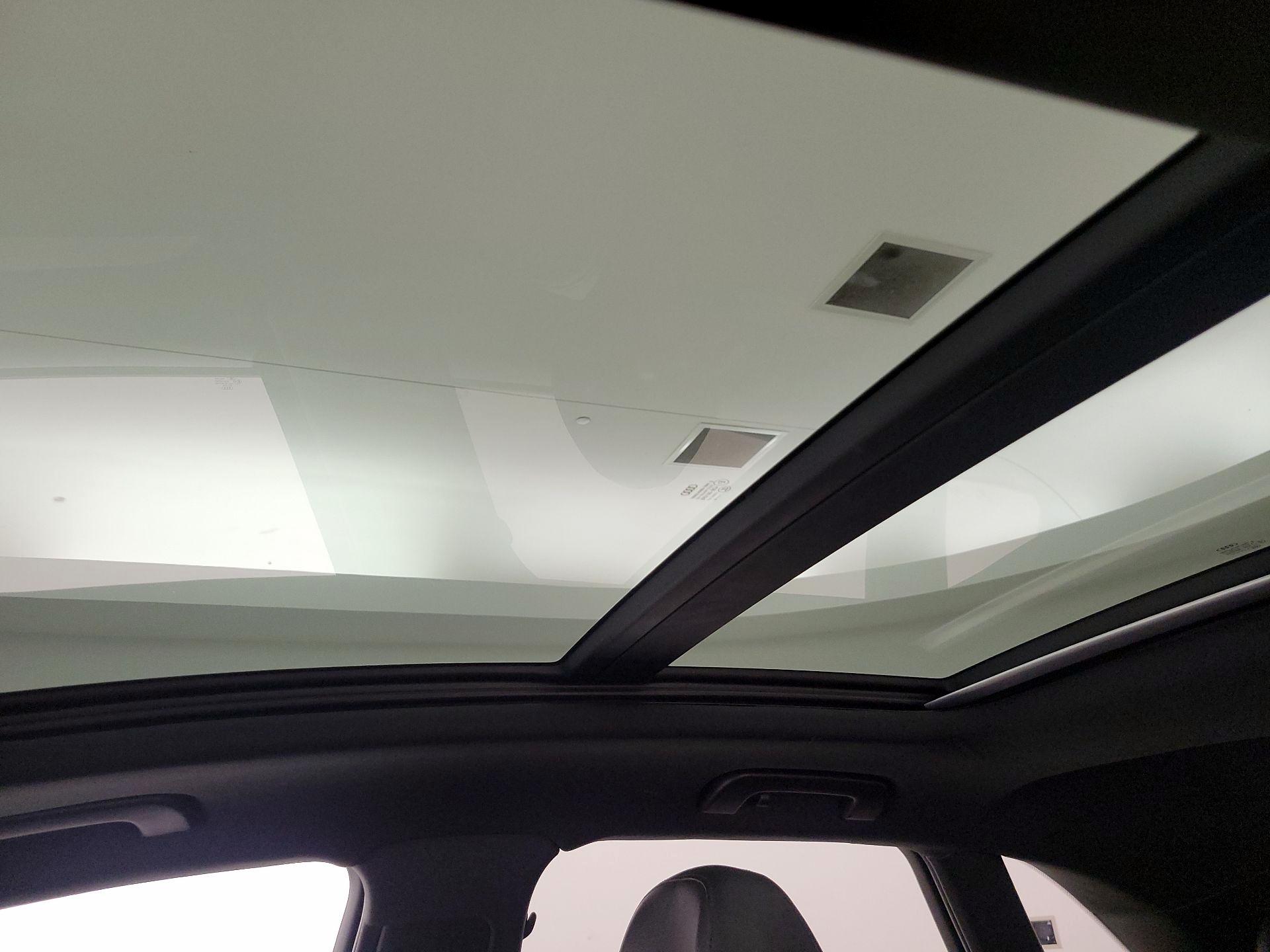 Thumbnail: 2018 Audi Q3 - 19