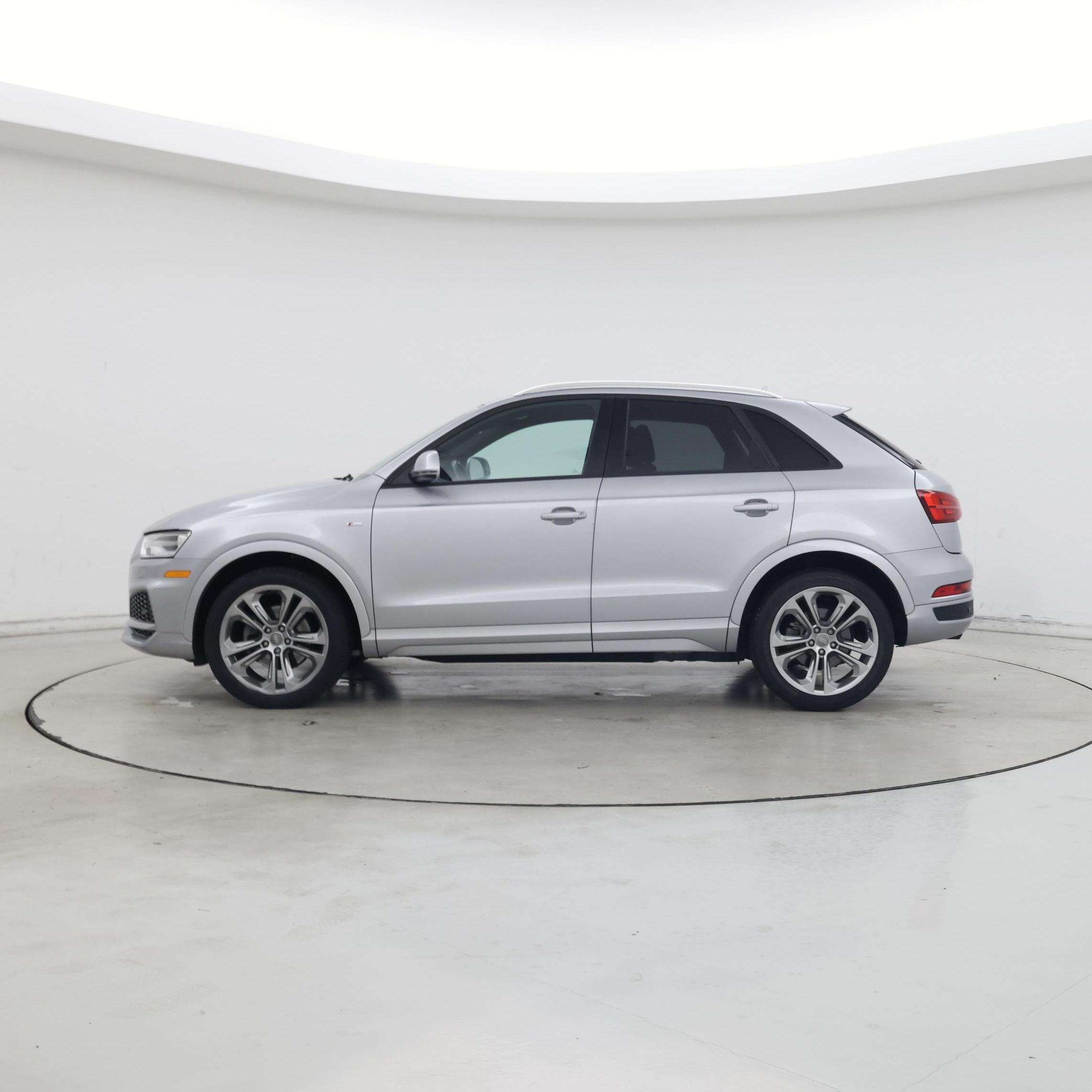 Thumbnail: 2018 Audi Q3 - 3