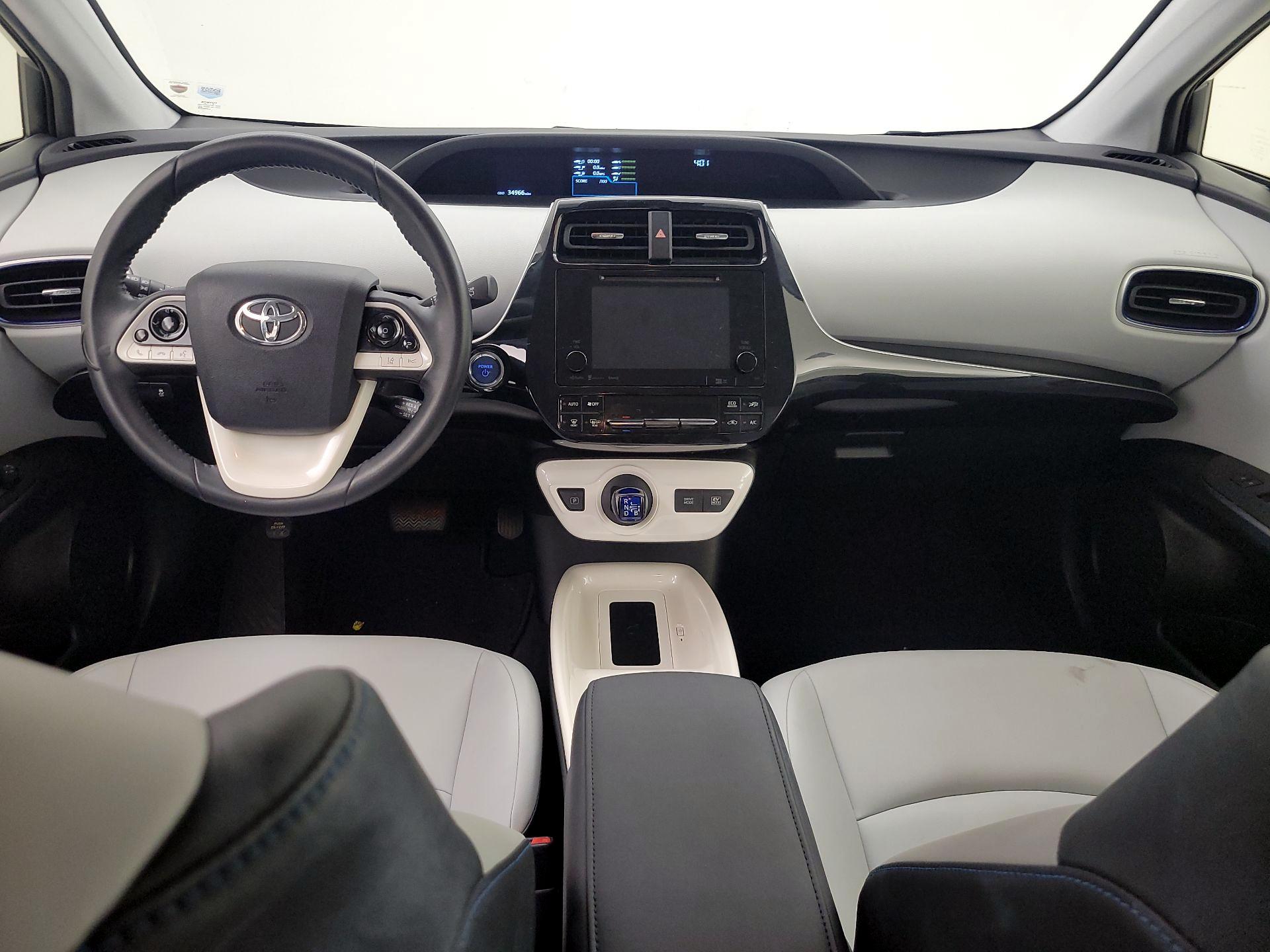 Thumbnail: 2016 Toyota Prius - 9