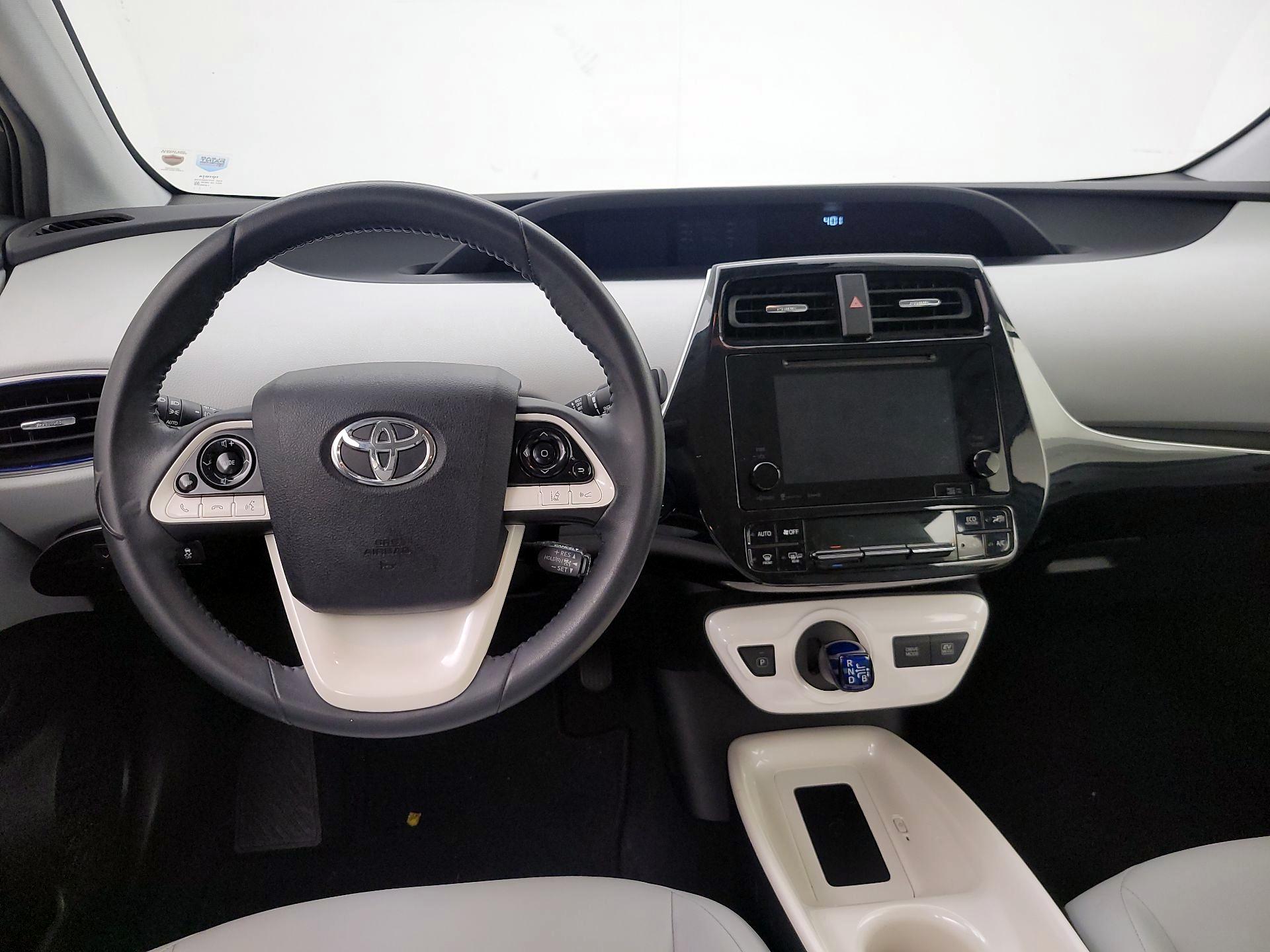Thumbnail: 2016 Toyota Prius - 10