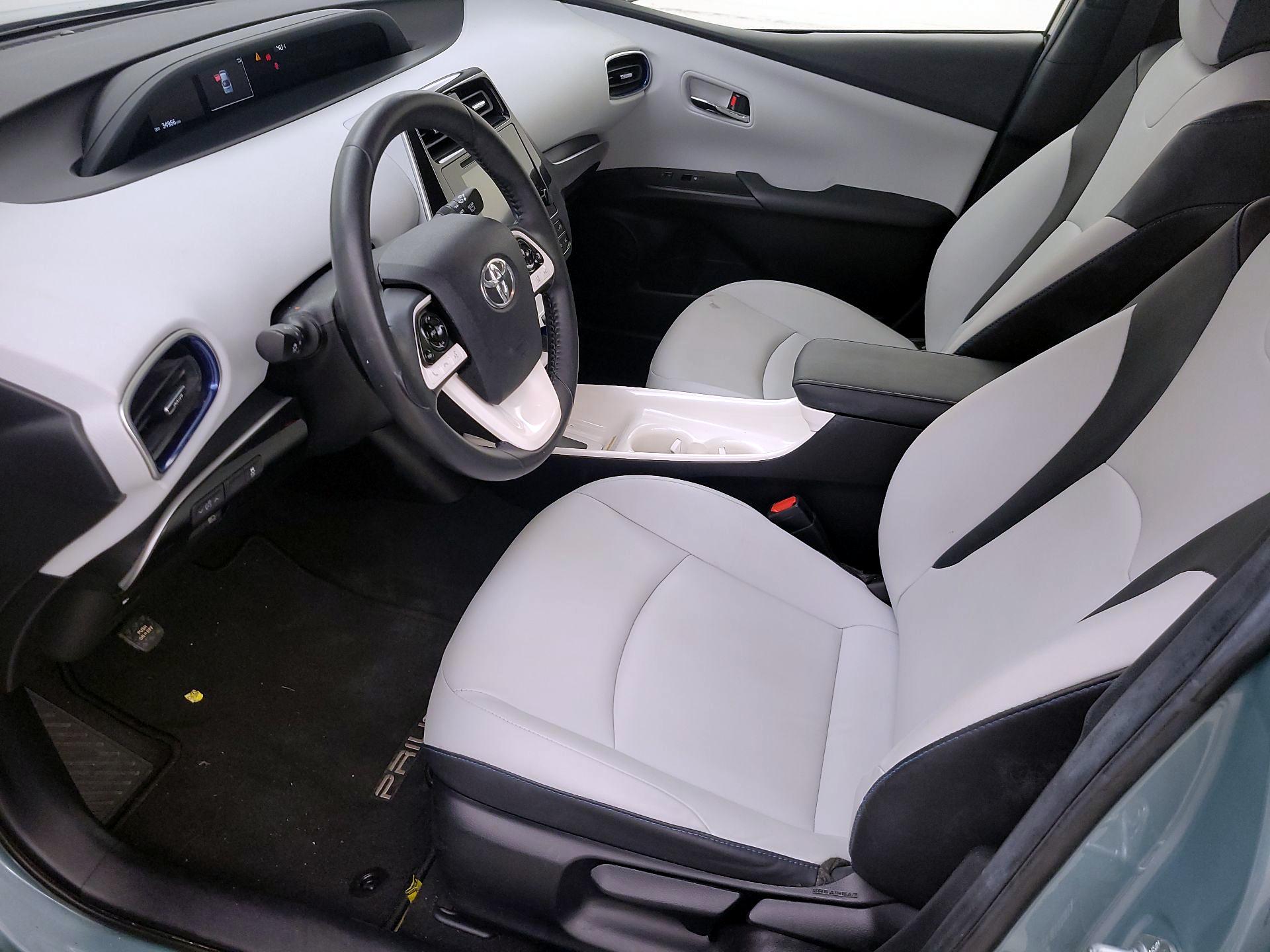 Thumbnail: 2016 Toyota Prius - 11