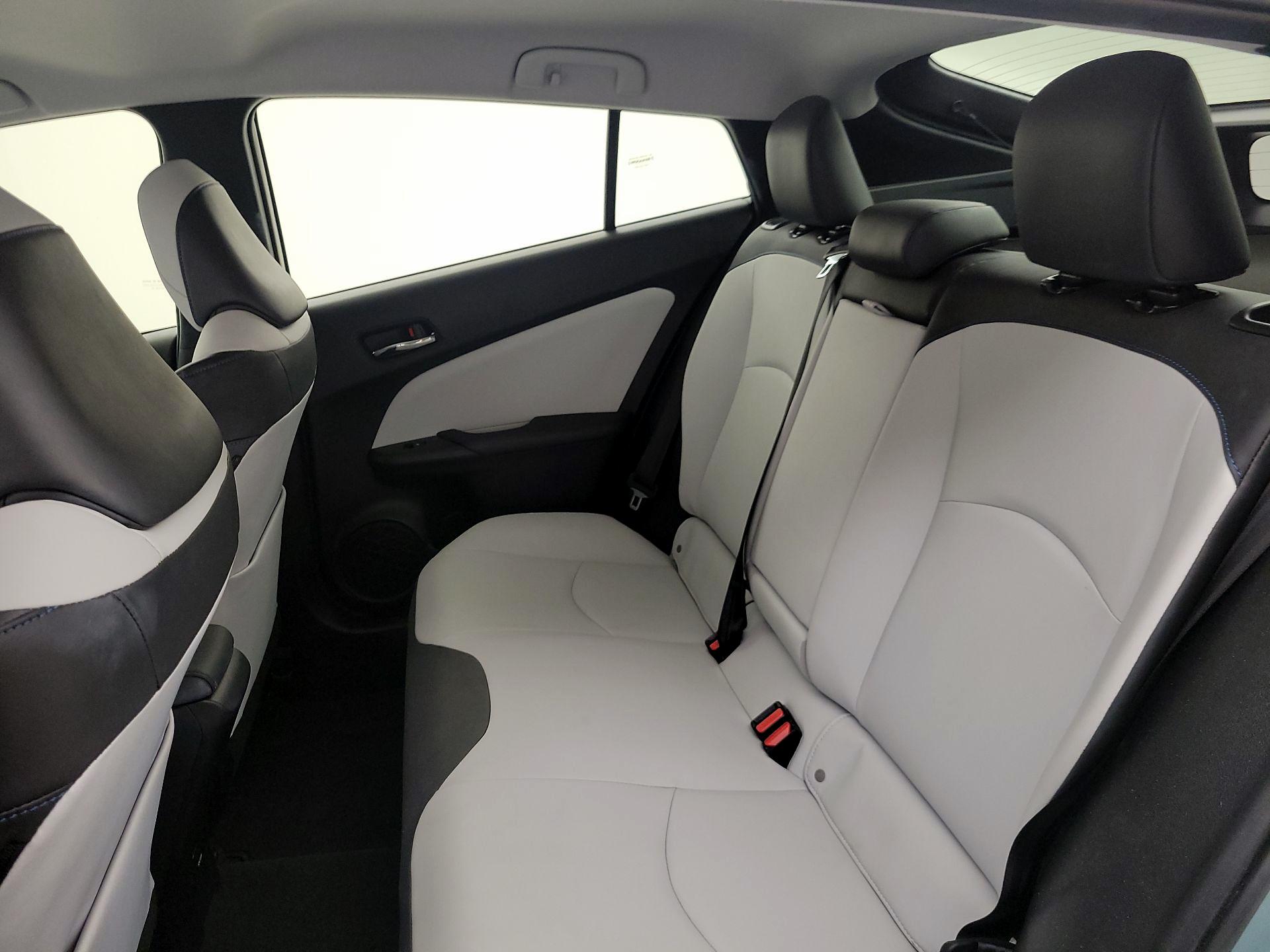Thumbnail: 2016 Toyota Prius - 20