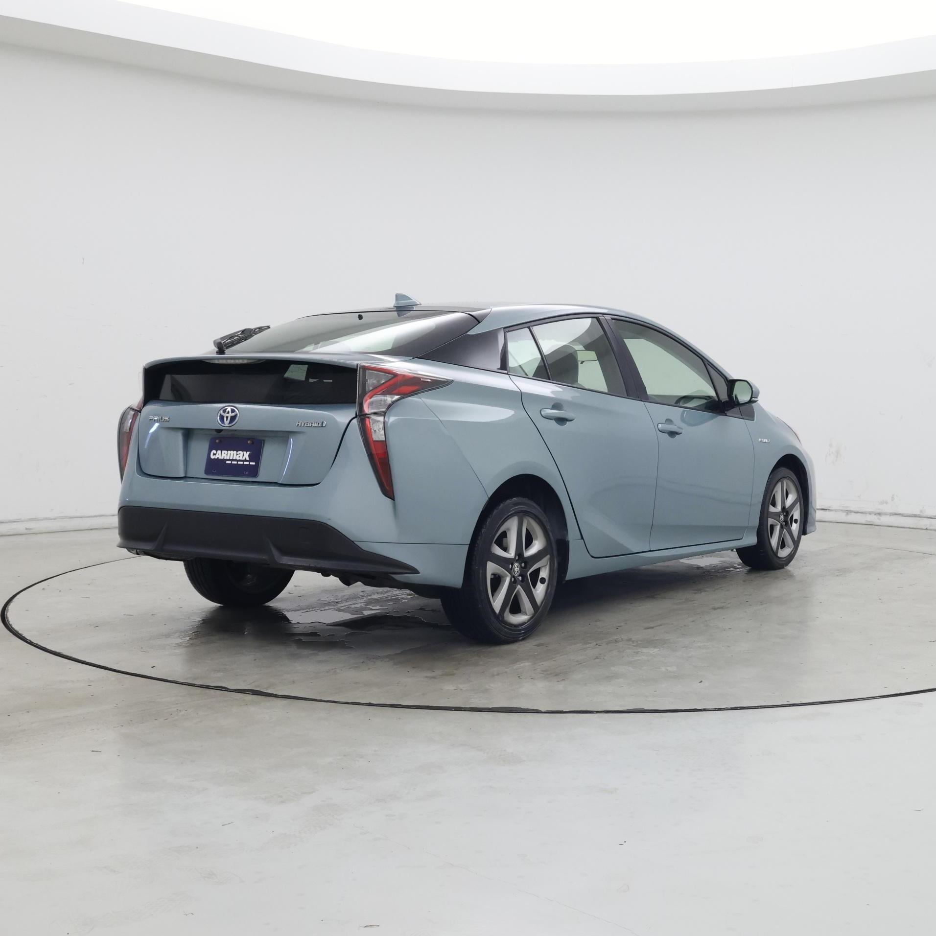 Thumbnail: 2016 Toyota Prius - 8